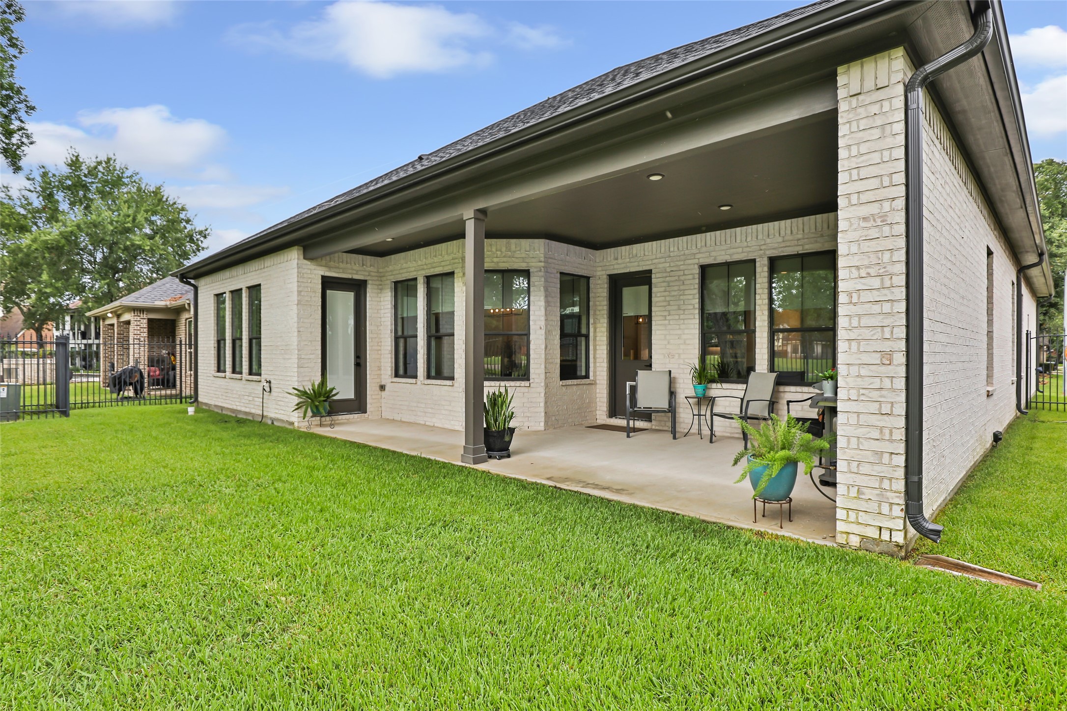8310 Cross Country Drive Property Photo 6