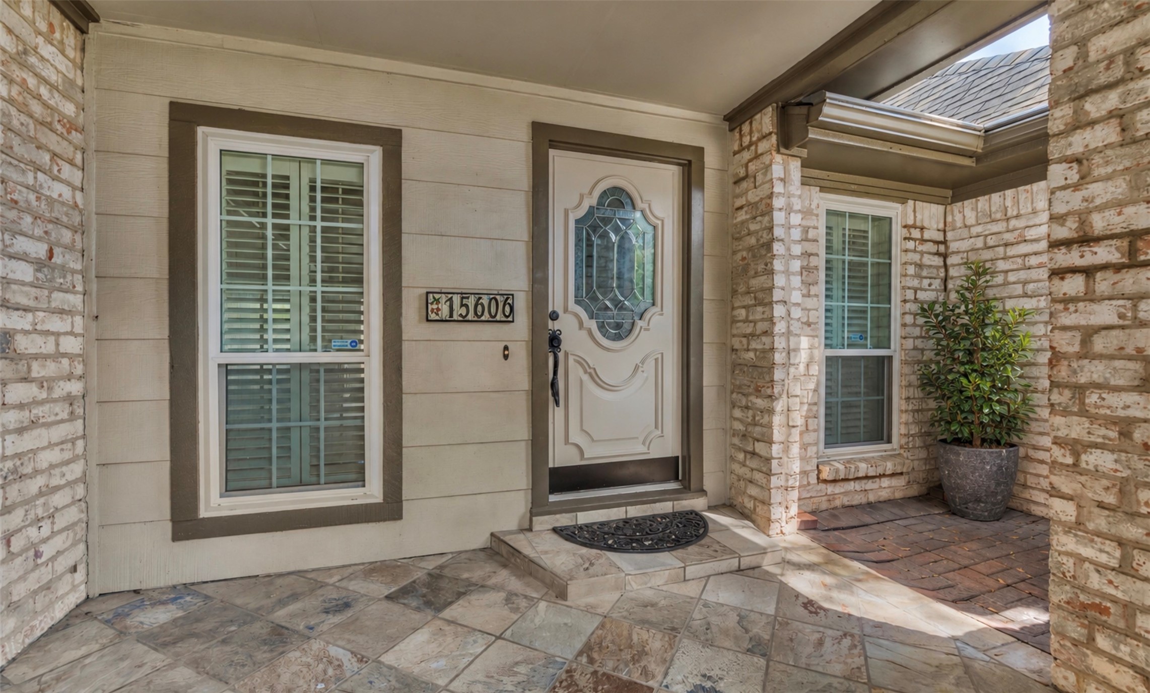 15606 Australia Street Property Photo 4