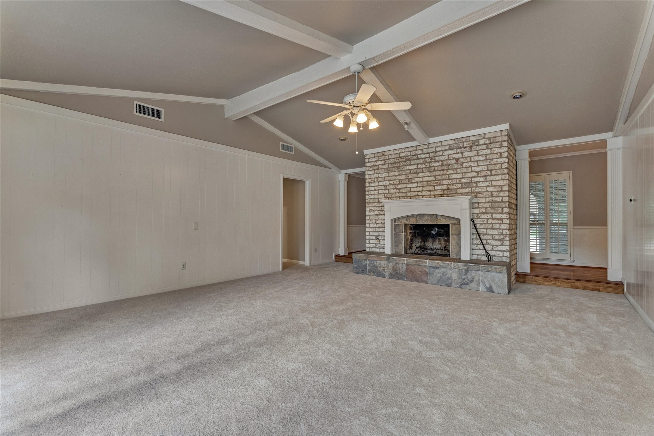 15606 Australia Street Property Photo 7