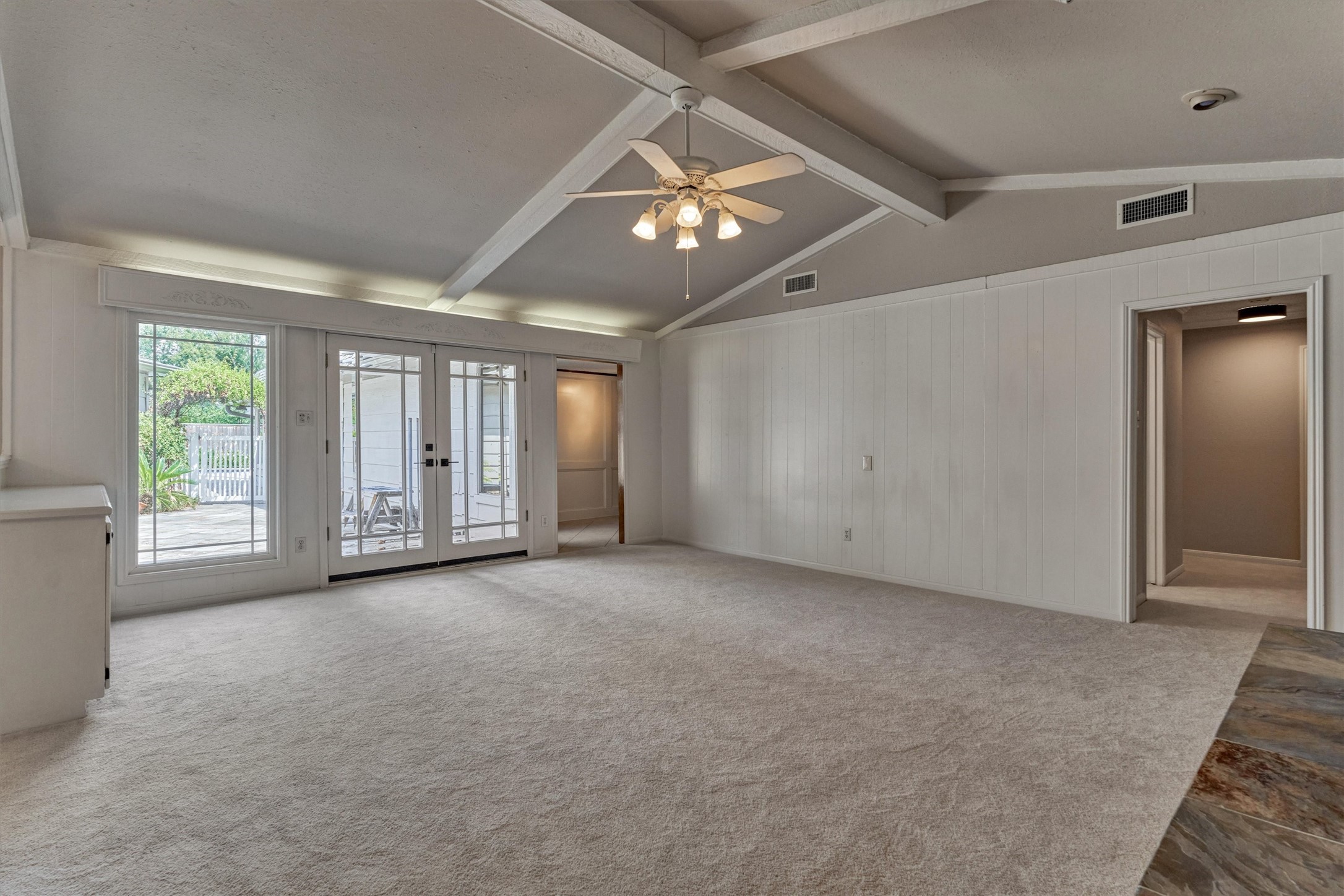 15606 Australia Street Property Photo 8