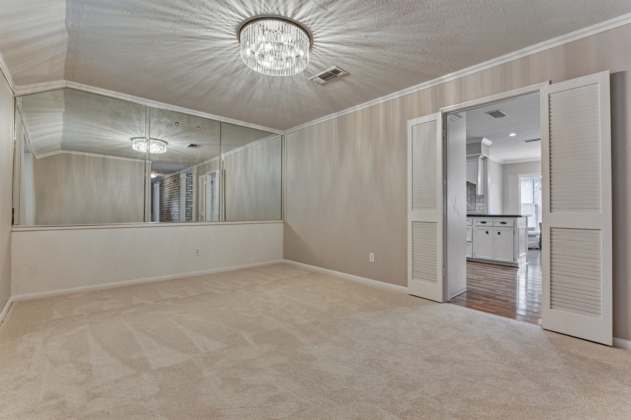 15606 Australia Street Property Photo 14