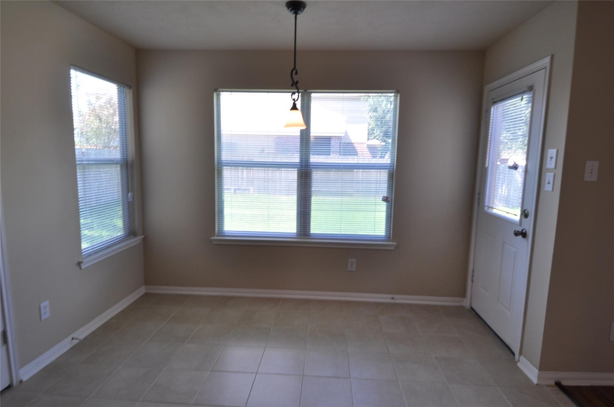 5823 Ridgebluff Lane Property Photo 7