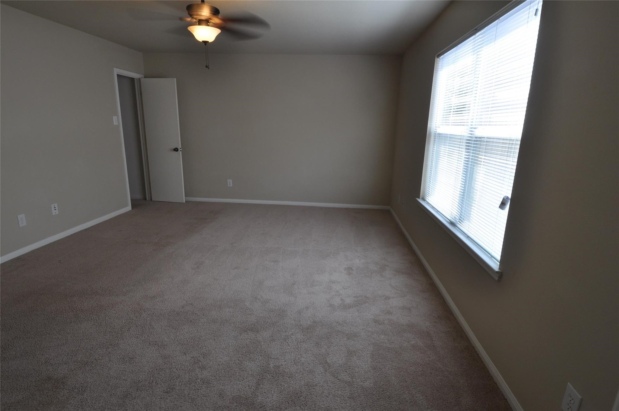 5823 Ridgebluff Lane Property Photo 10