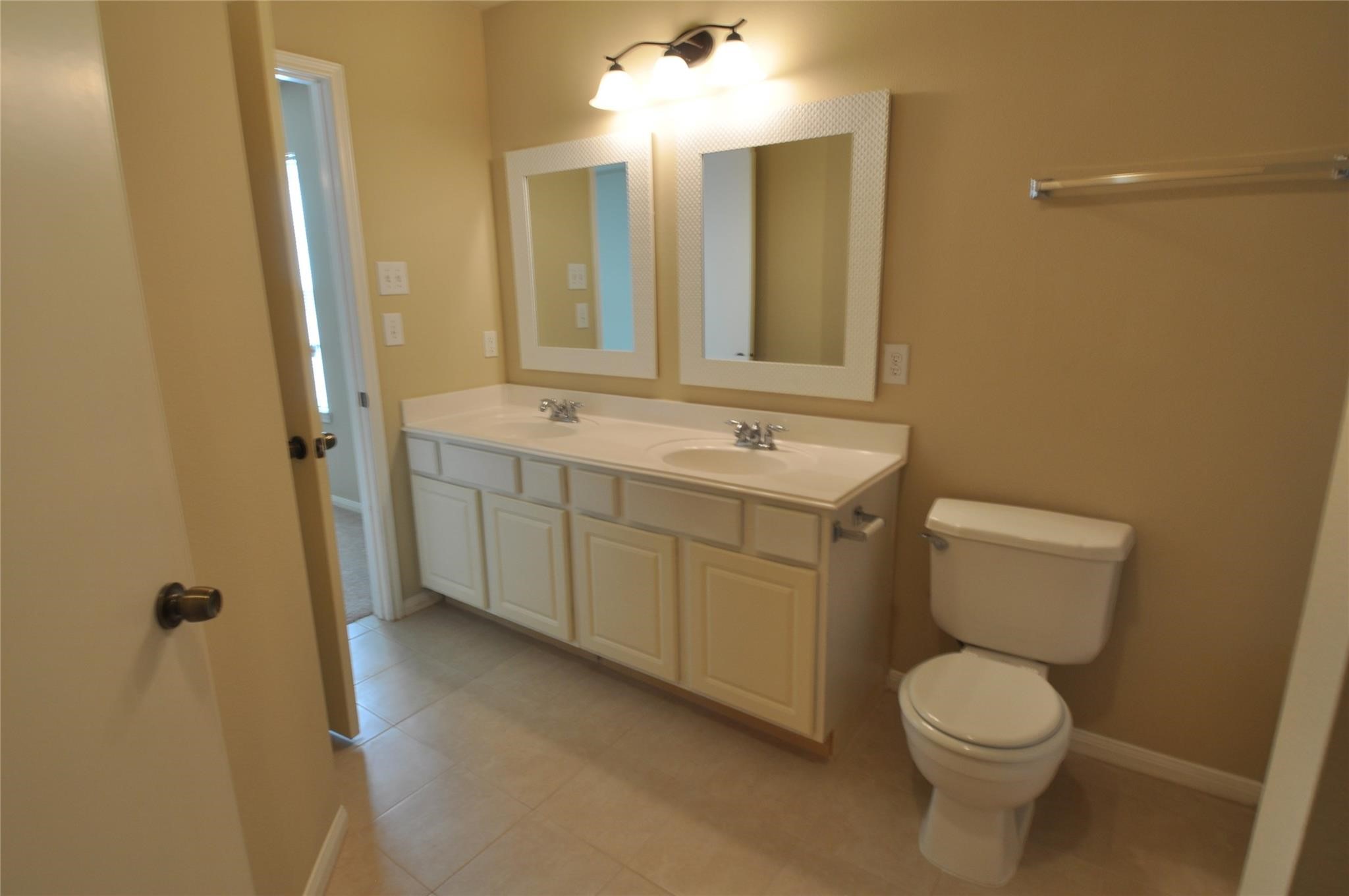 5823 Ridgebluff Lane Property Photo 12
