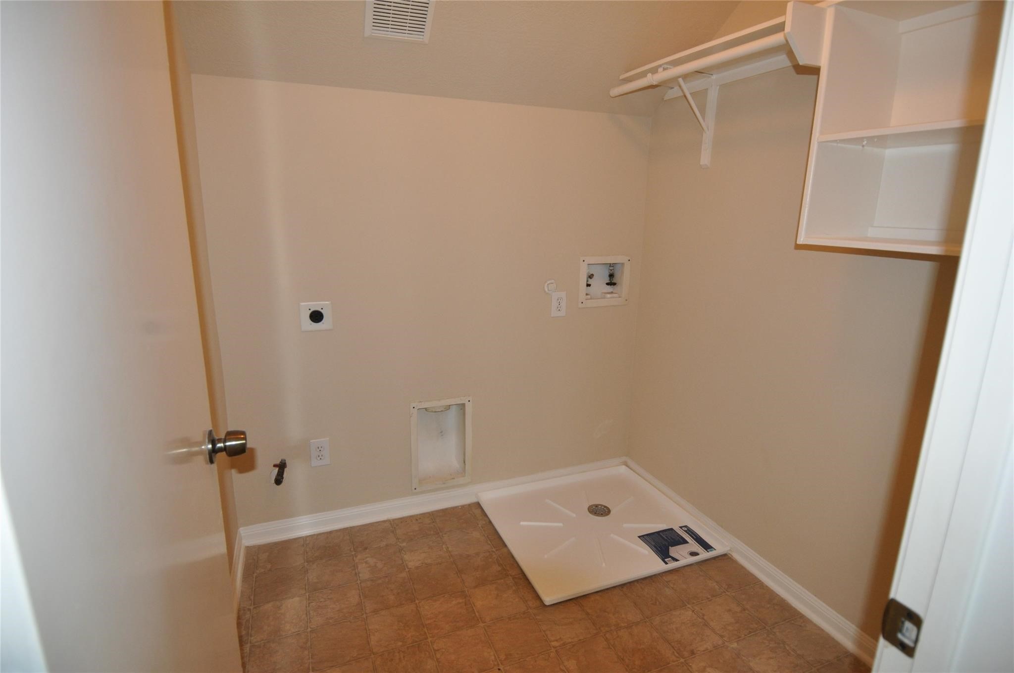 5823 Ridgebluff Lane Property Photo 14