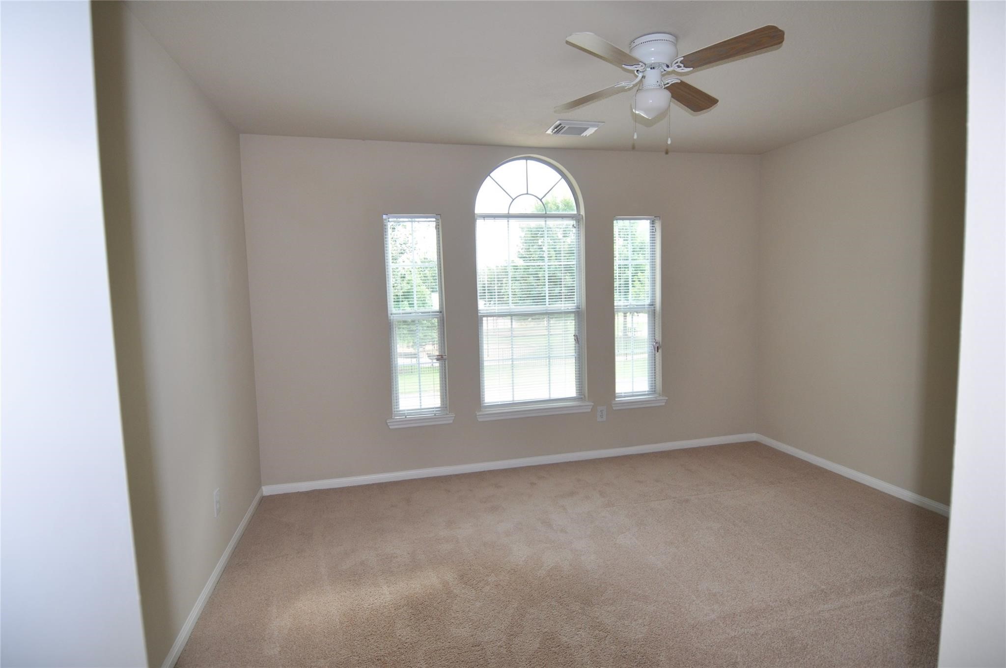 5823 Ridgebluff Lane Property Photo 15