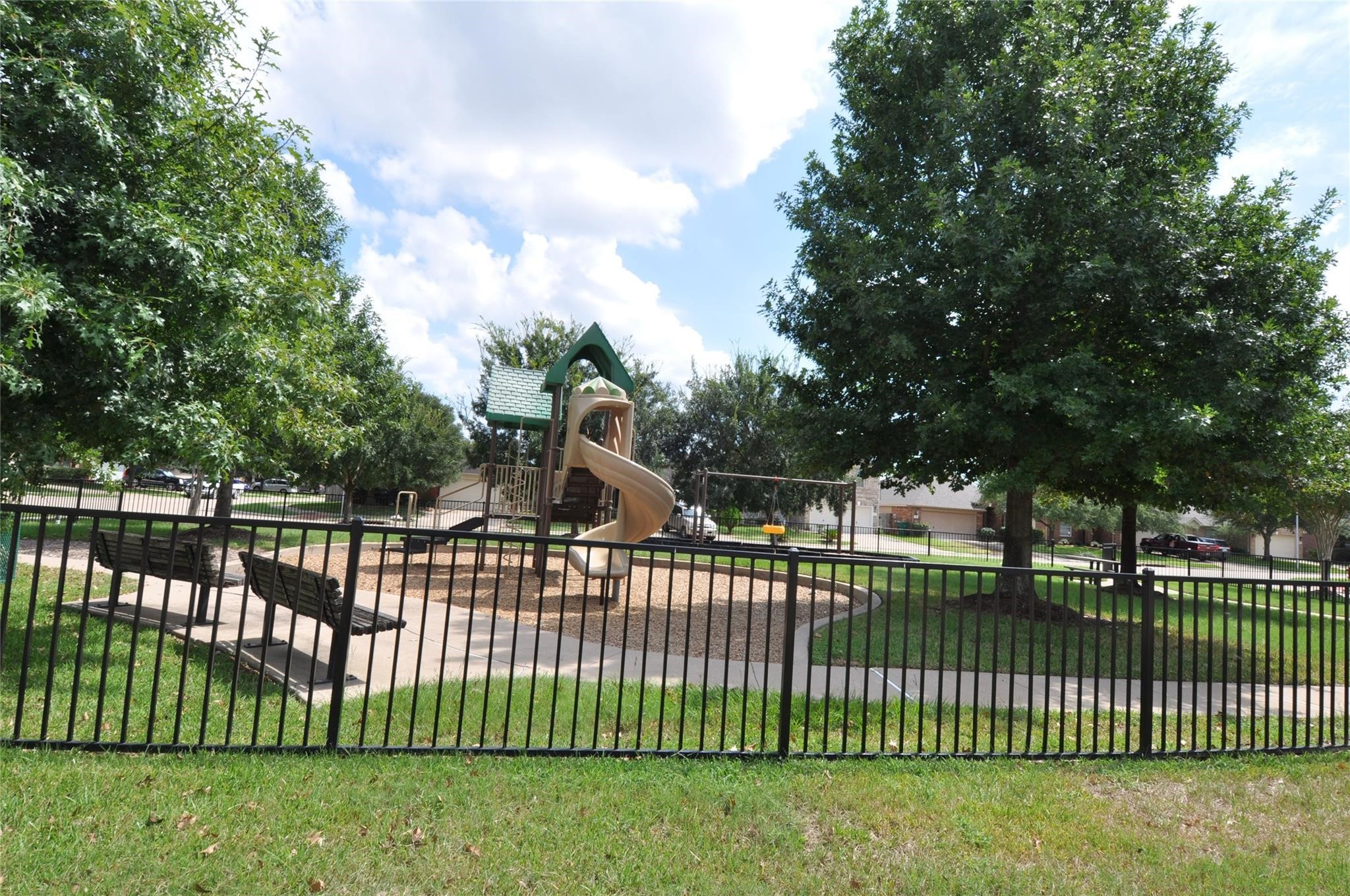 5823 Ridgebluff Lane Property Photo 22