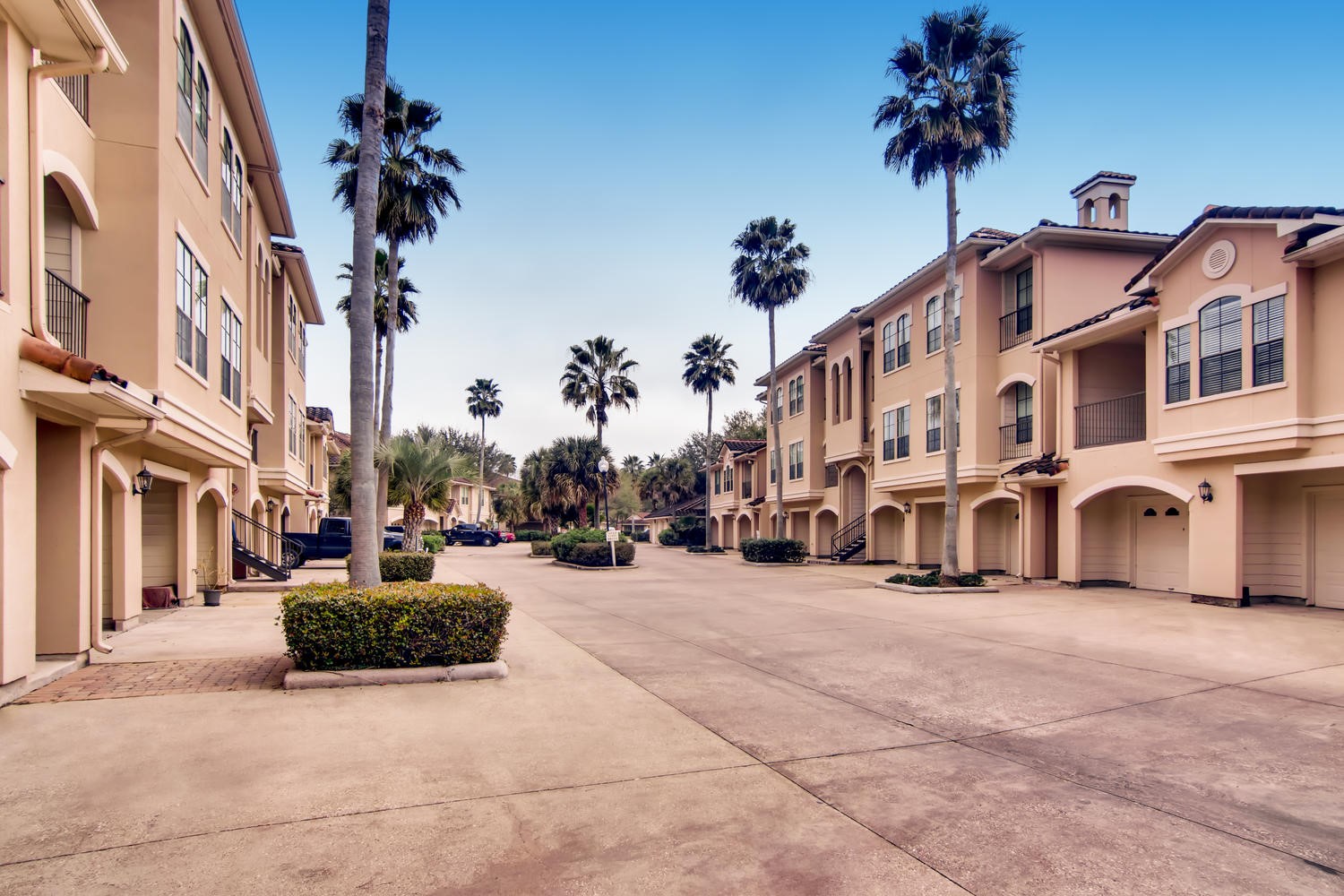 19200 Space Center Boulevard 315 Property Photo 1