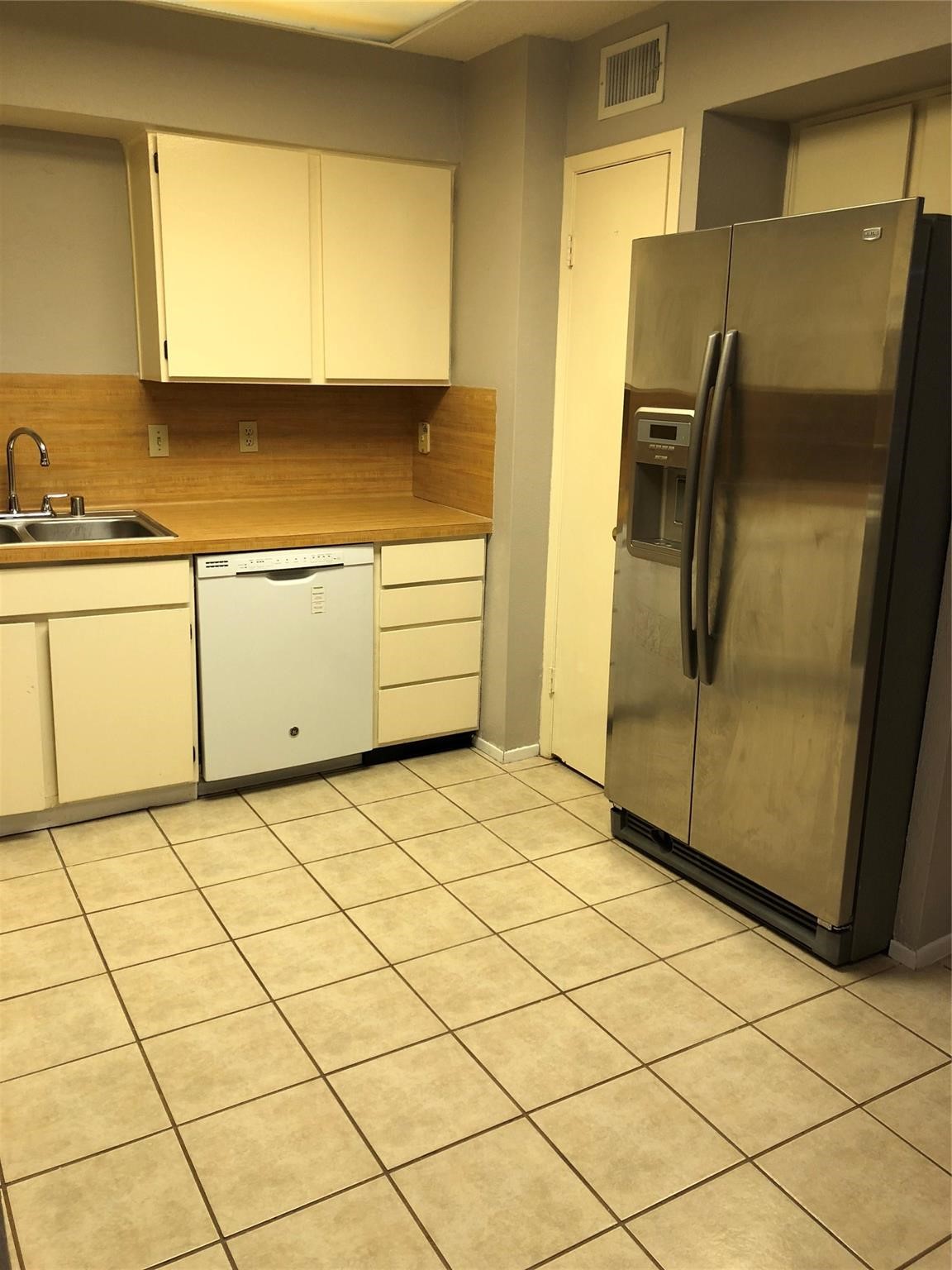 12002 Mighty Oak Drive Property Photo 8