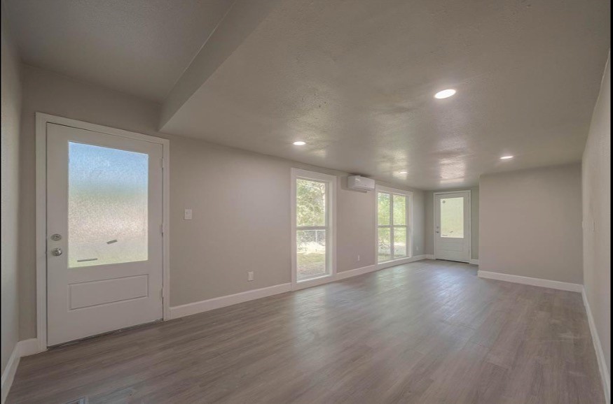 2812 Fisher Hill Property Photo 4