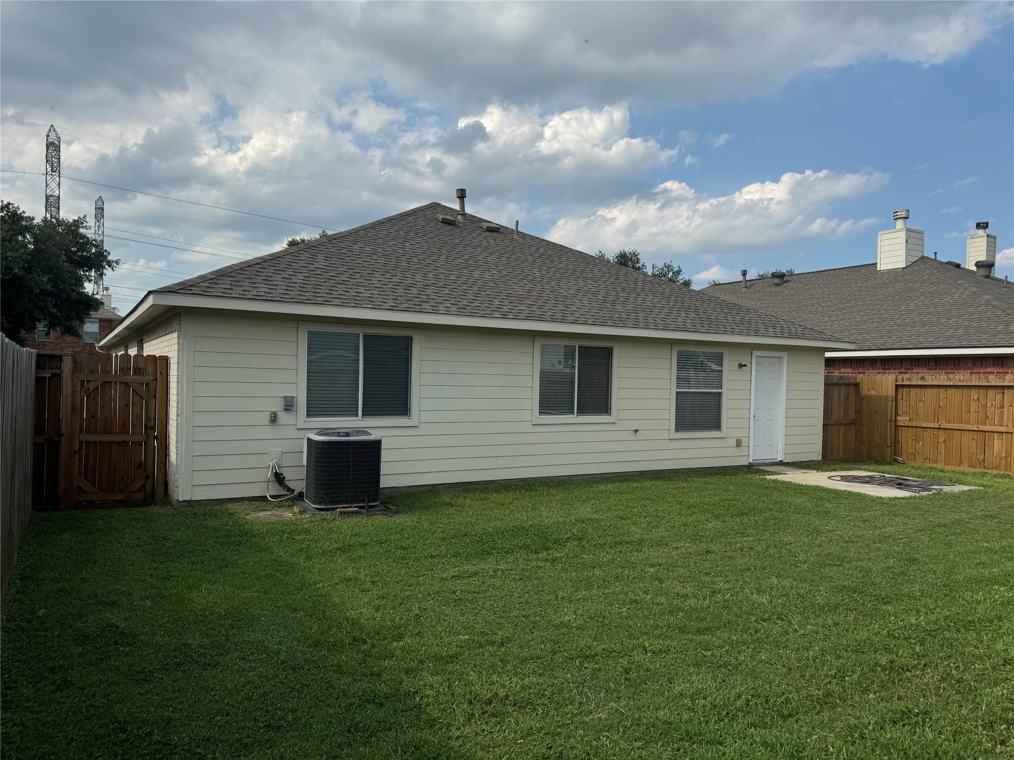 9019 N Ferndale Place Drive Property Photo 19