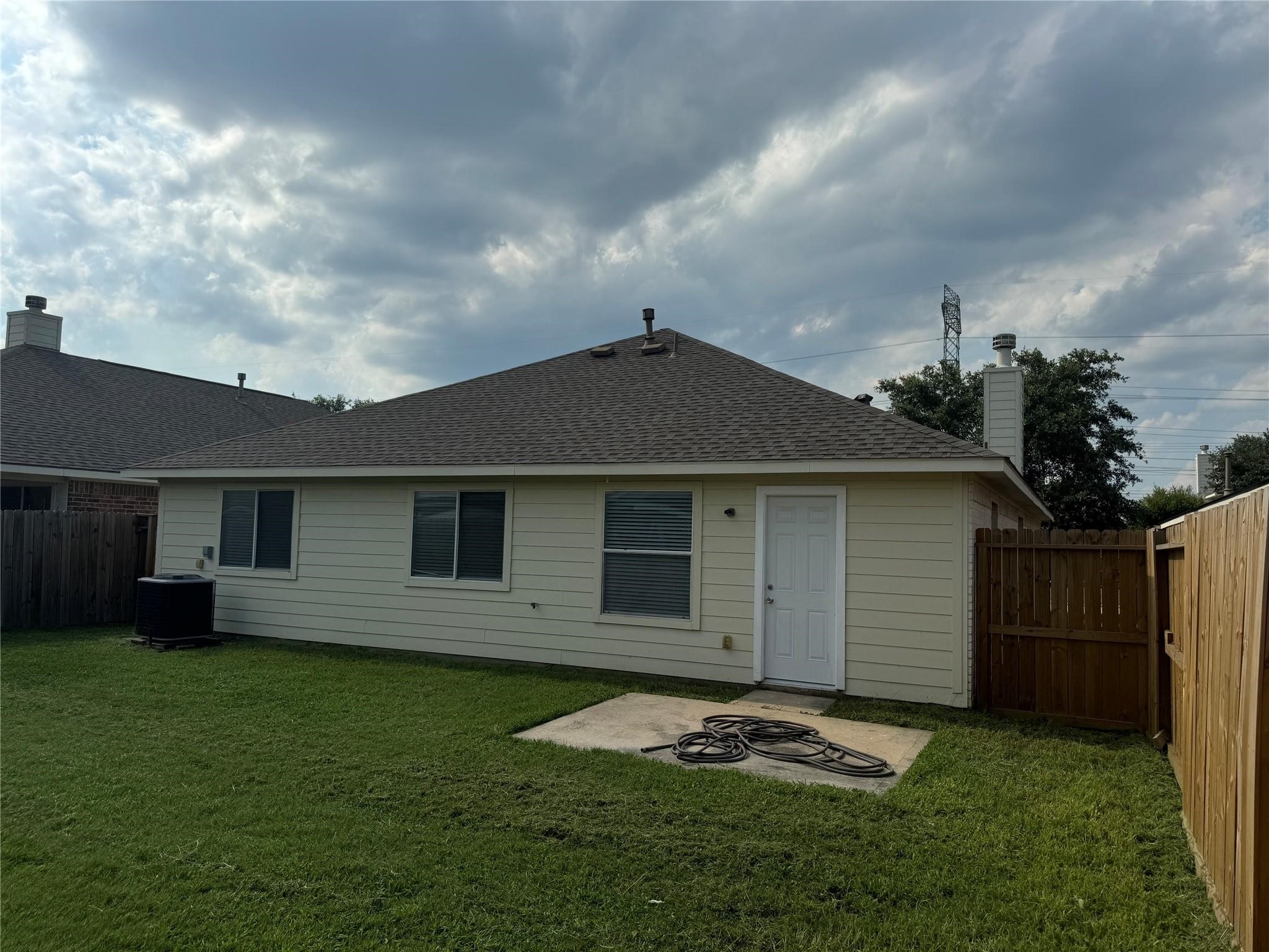 9019 N Ferndale Place Drive Property Photo 20