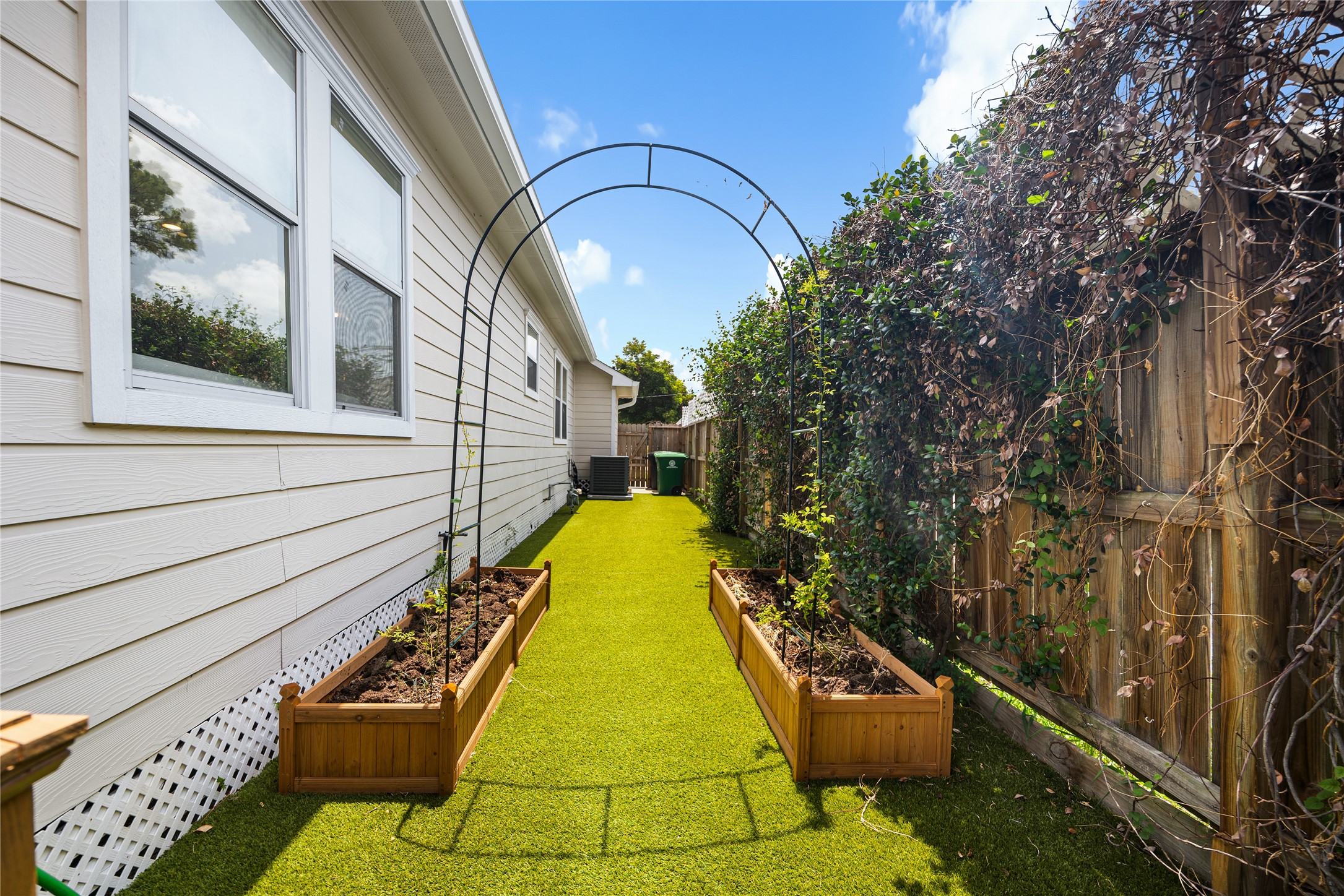608 Jewett Street Property Photo 24
