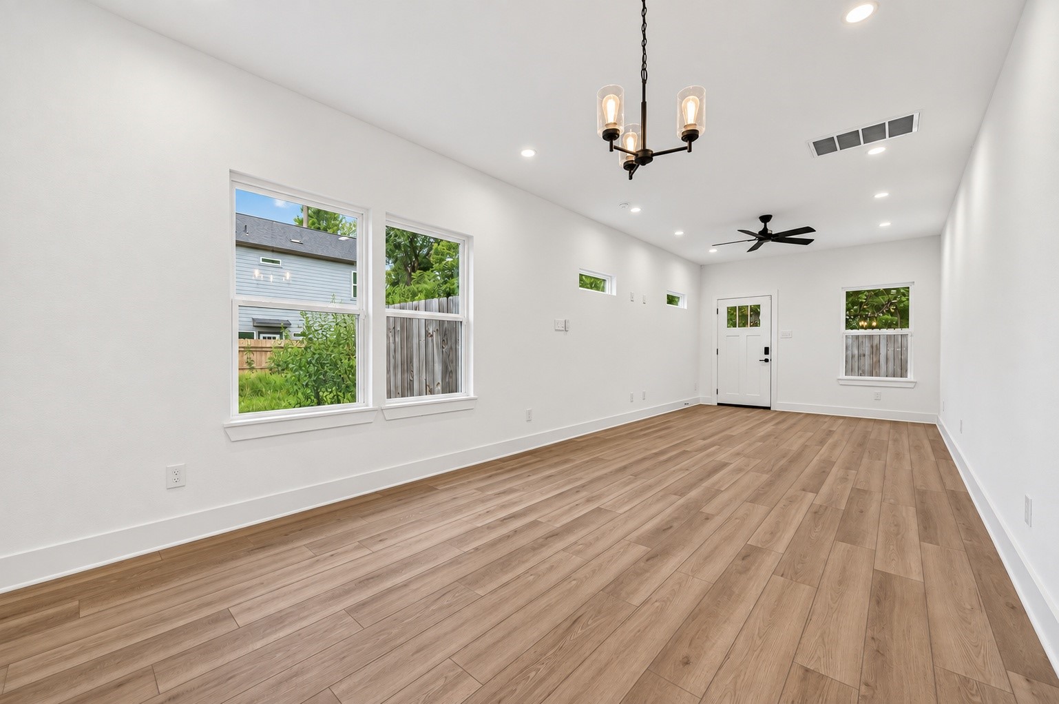 7903 Sunnyhill Street Property Photo 4