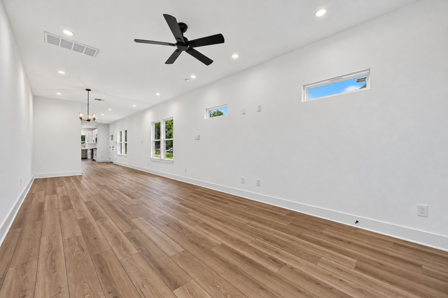 7903 Sunnyhill Street Property Photo 6