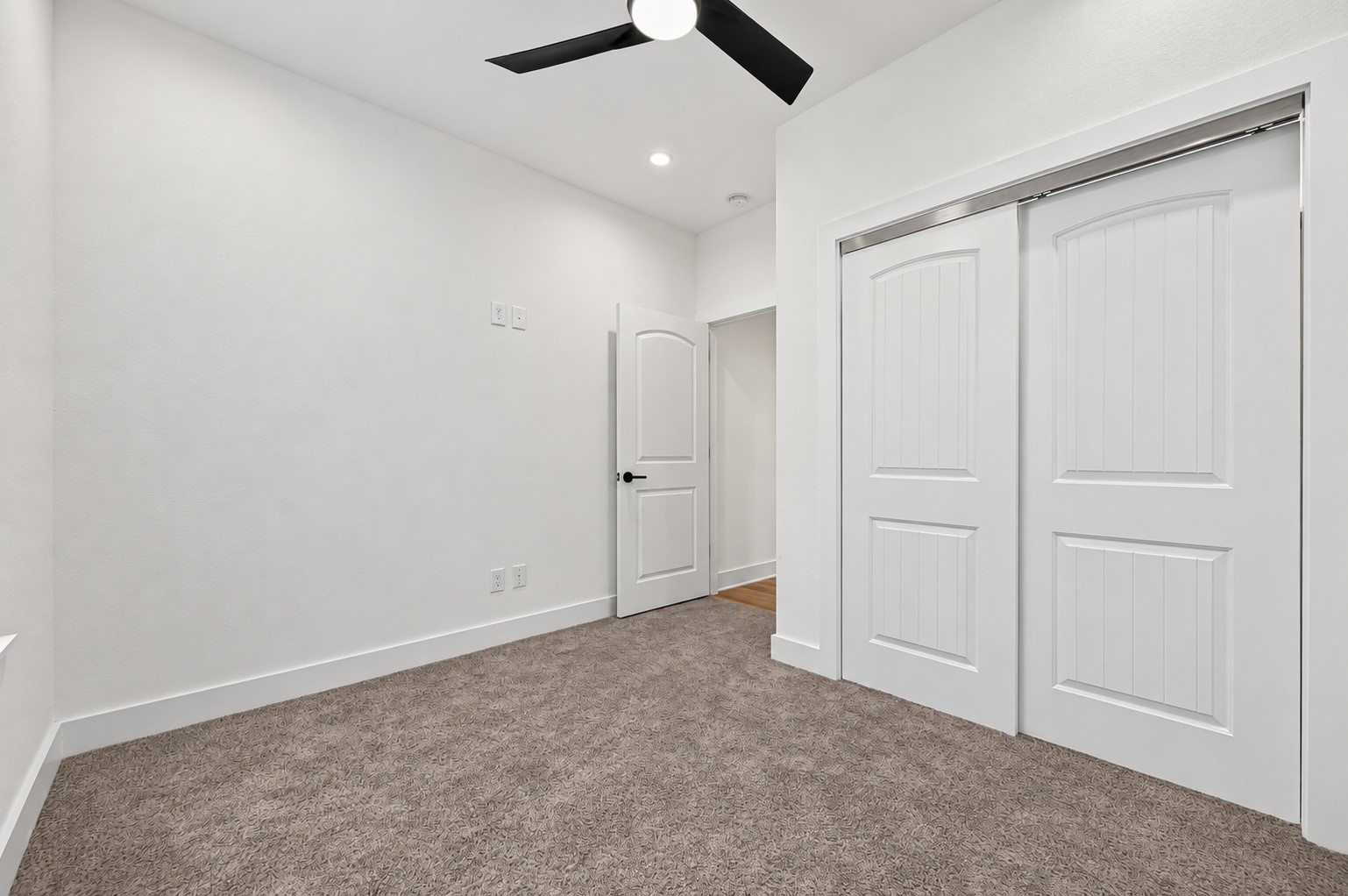 7903 Sunnyhill Street Property Photo 13