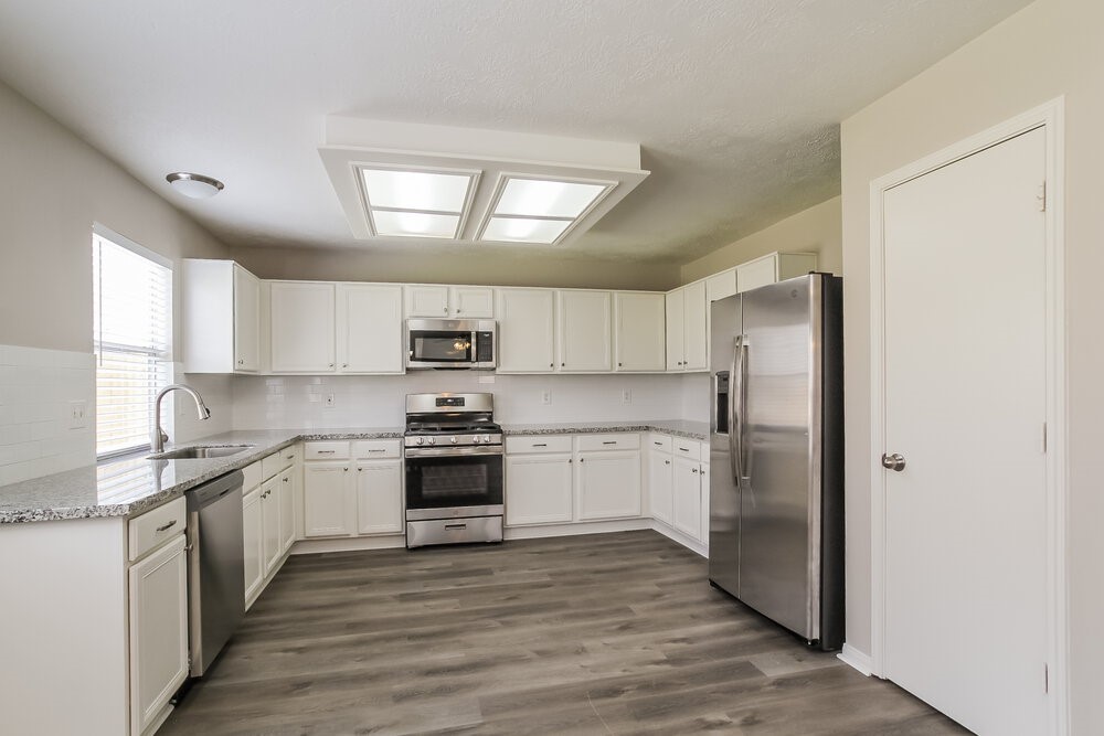 31518 Kingston Village Drive Property Photo 7