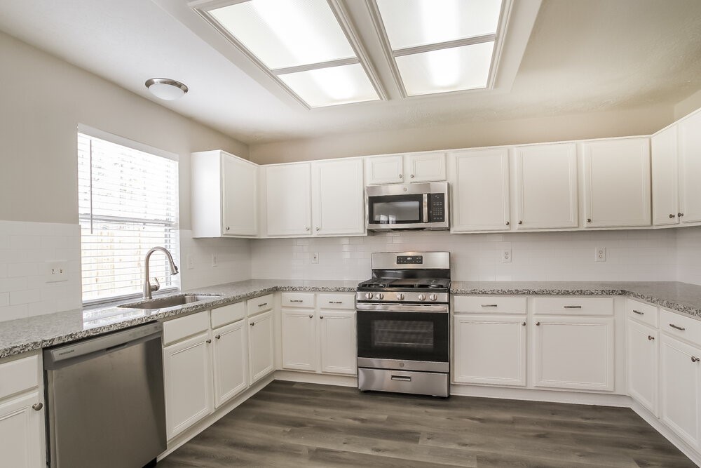 31518 Kingston Village Drive Property Photo 8