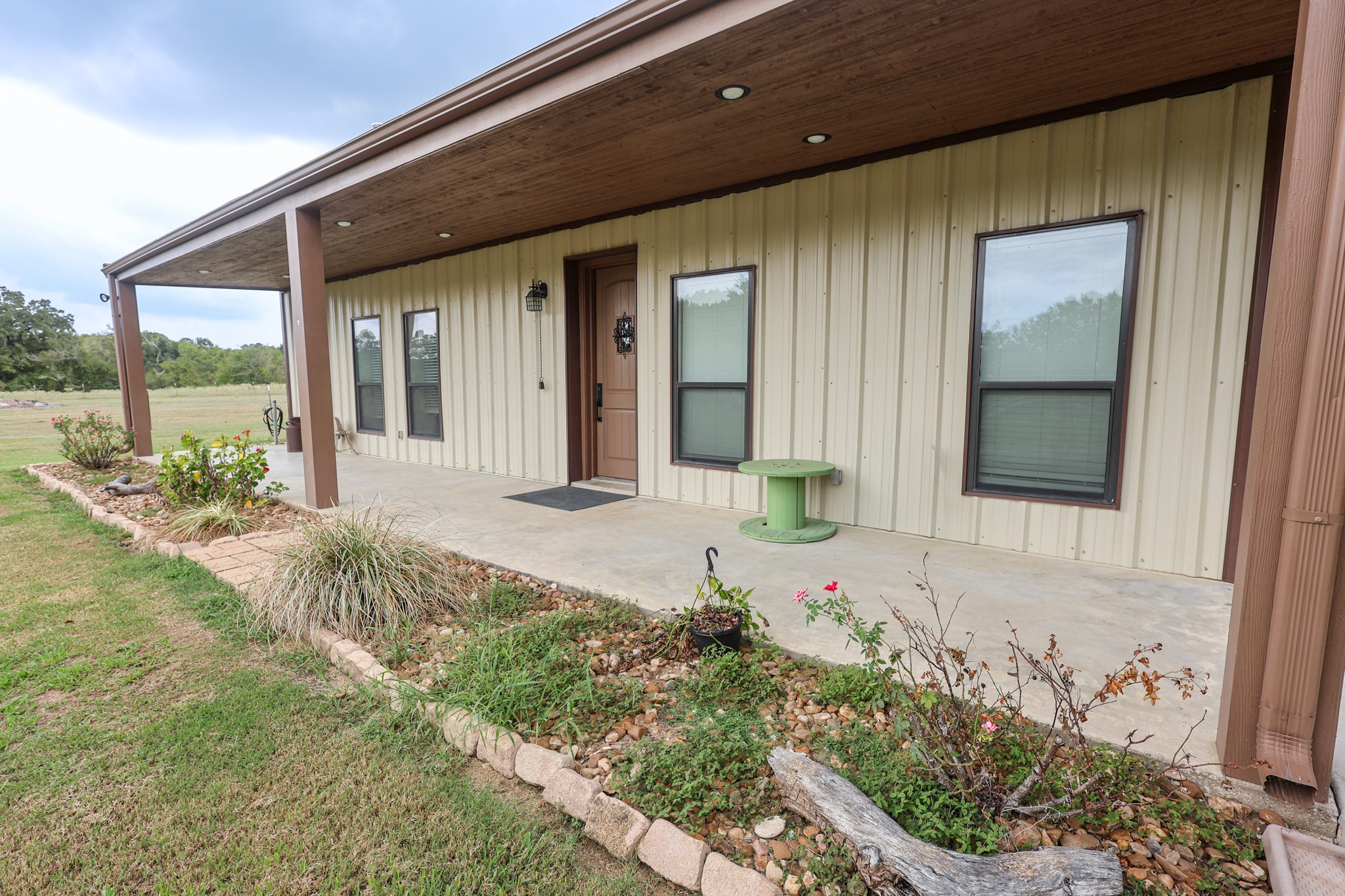 10267 County Road 215 Property Photo 2