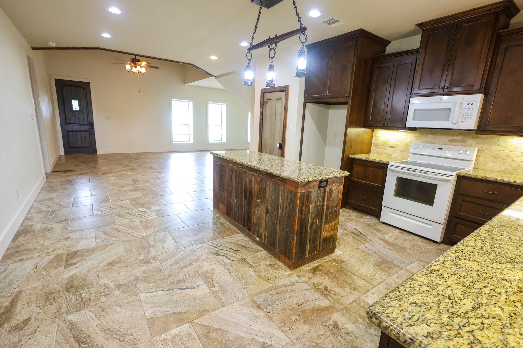 10267 County Road 215 Property Photo 5
