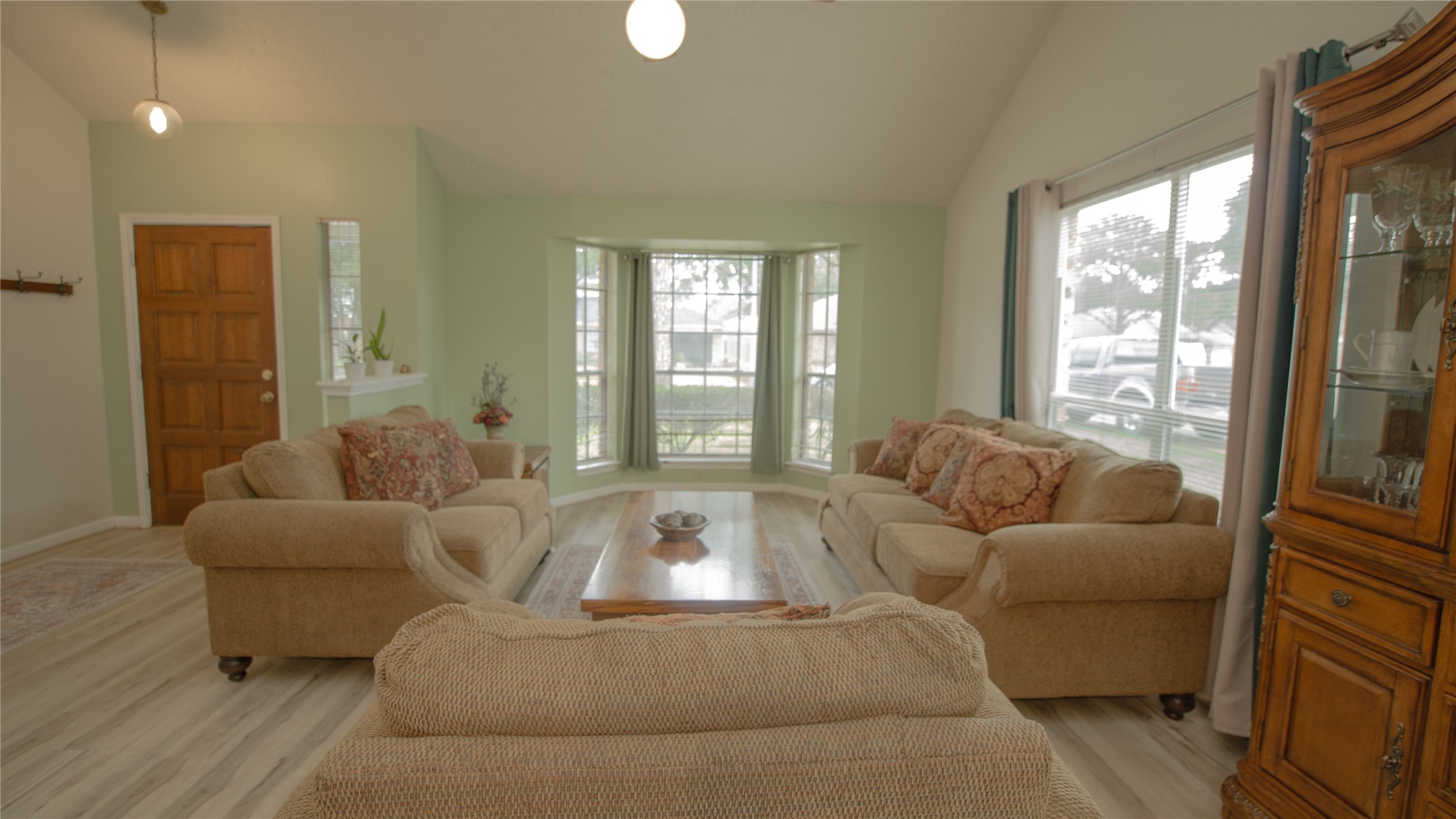 1226 Brook Grove Drive Property Photo 7