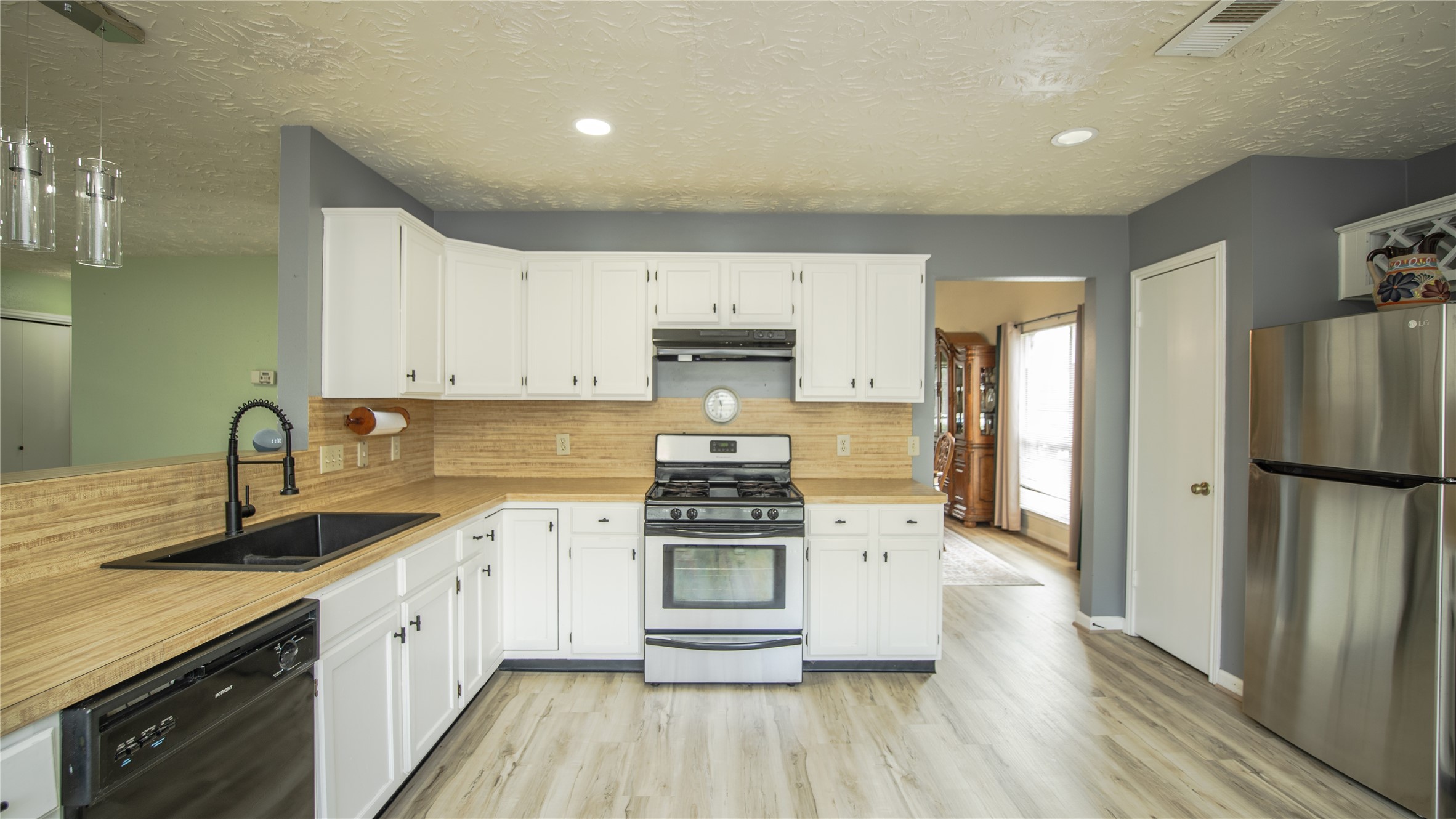 1226 Brook Grove Drive Property Photo 10