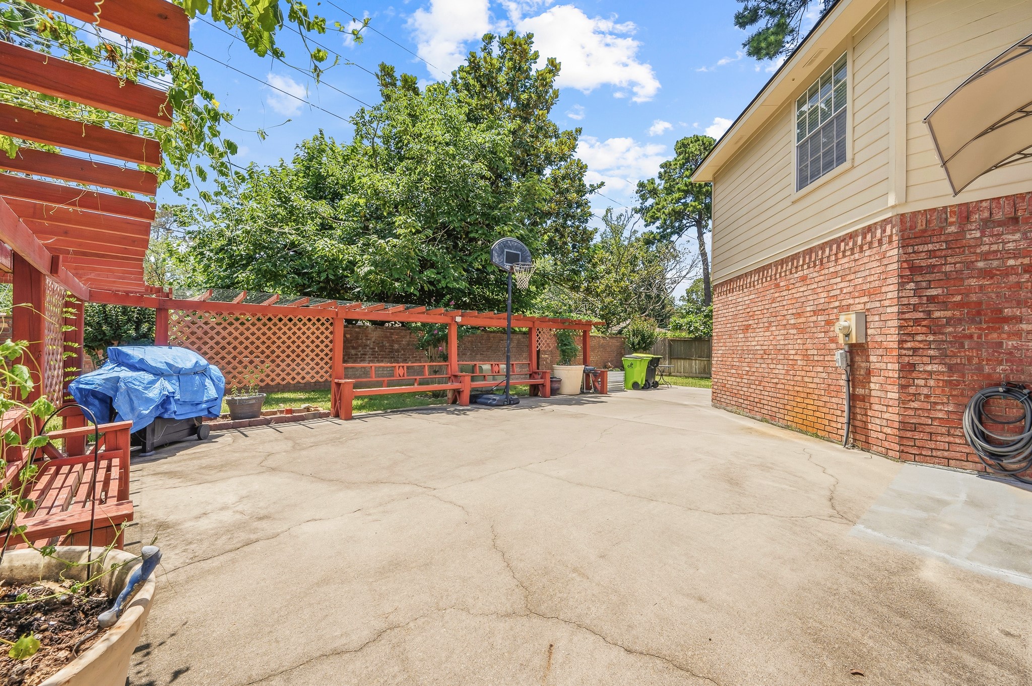 531 W North Hill Drive Property Photo 46
