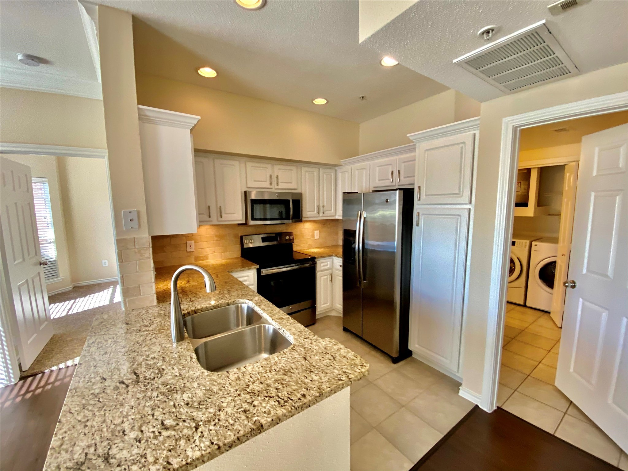 1919 Post Oak Park Drive 4301 Property Photo 1