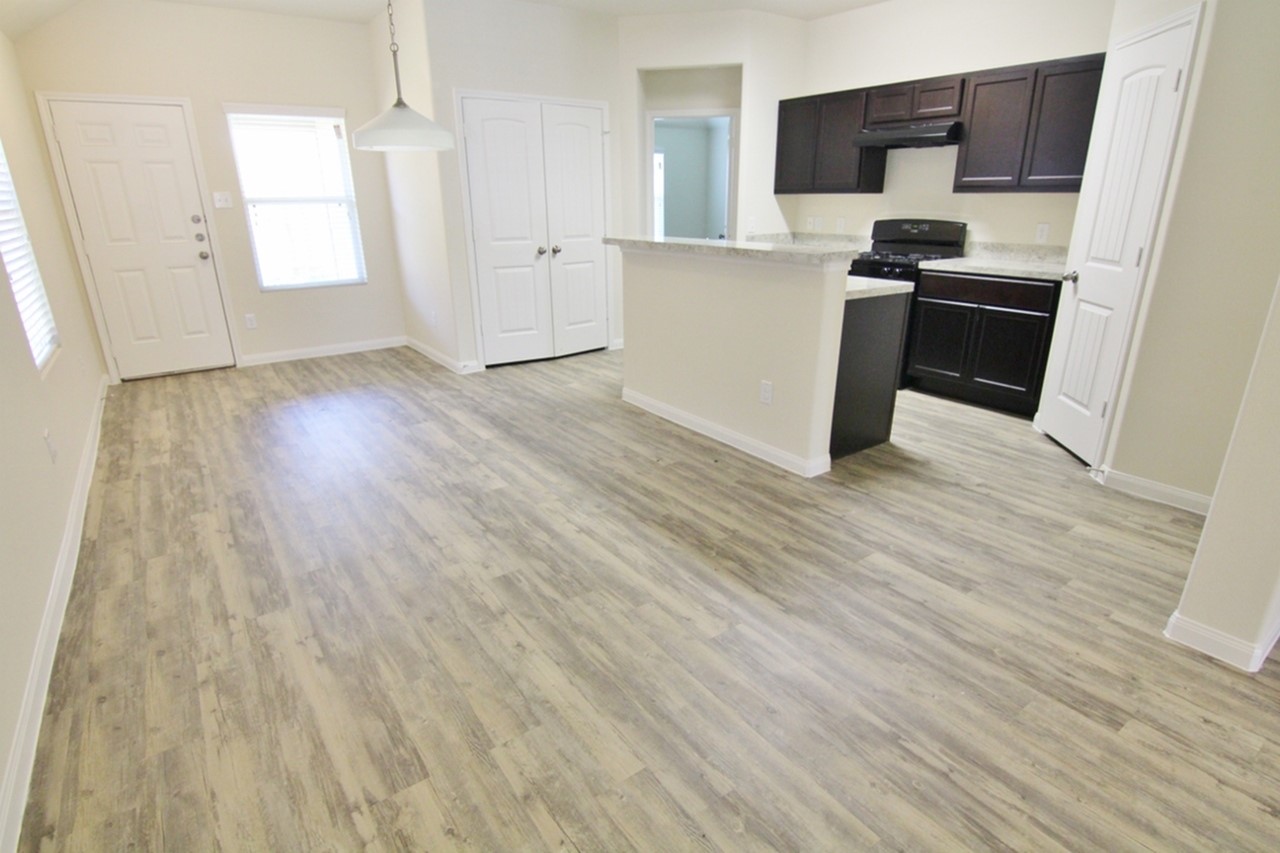 14459 Platzer Drive Property Photo 3