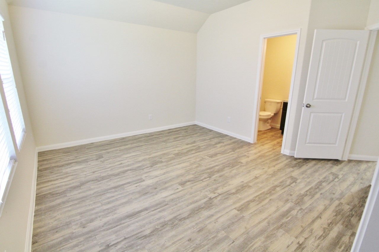 14459 Platzer Drive Property Photo 9