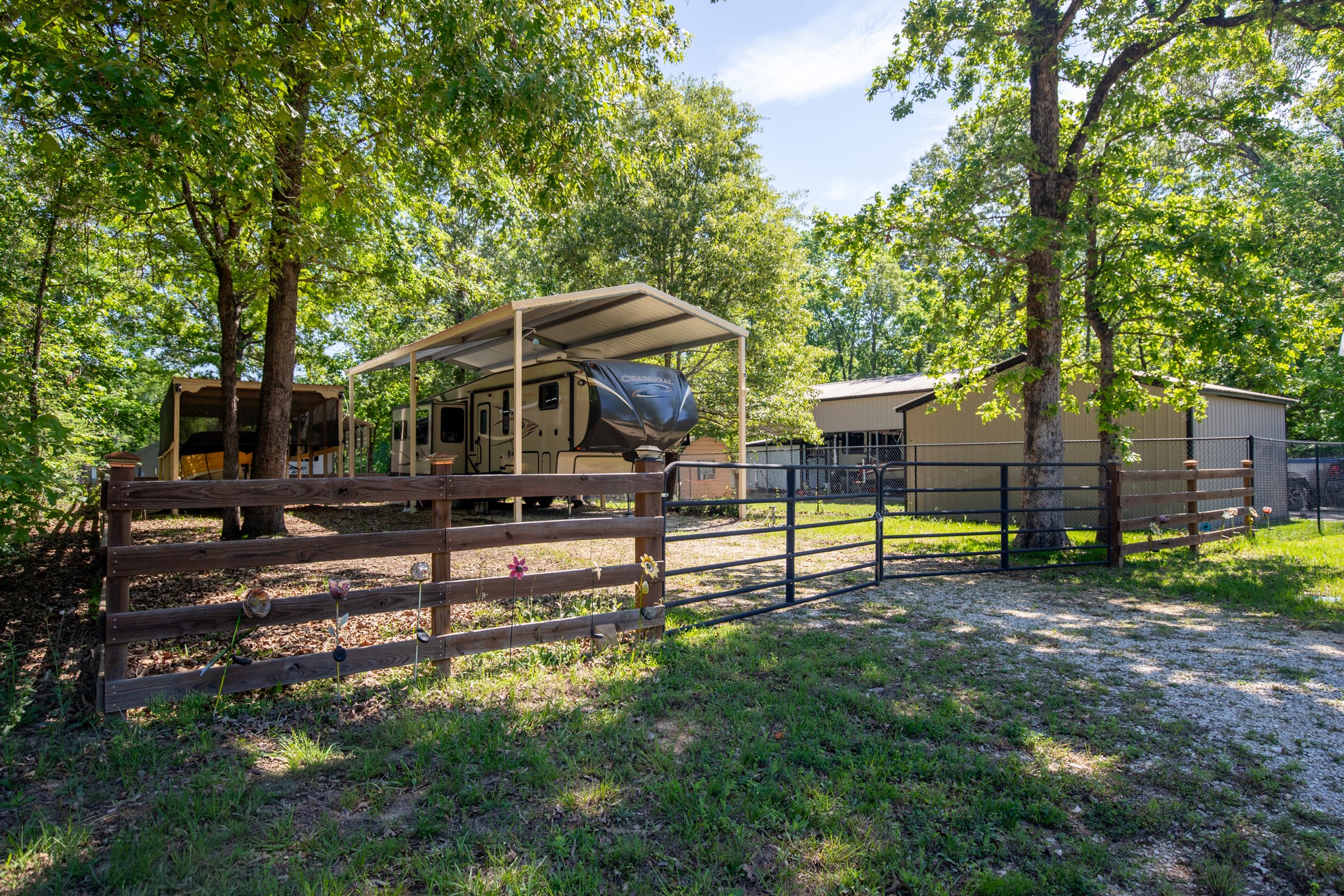 211 Acorn Drive Property Photo 2