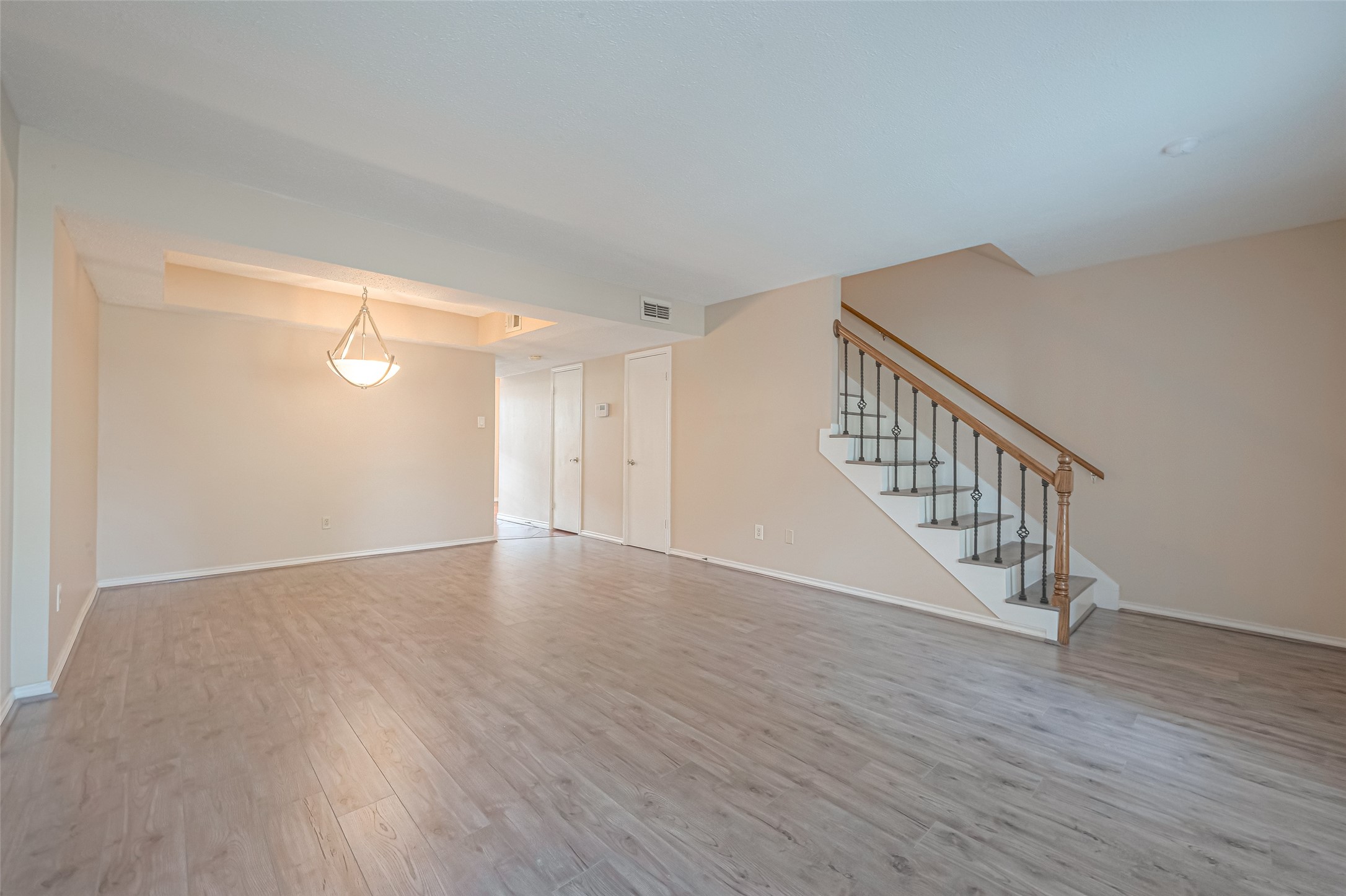 10217 Longmont Drive Property Photo 5