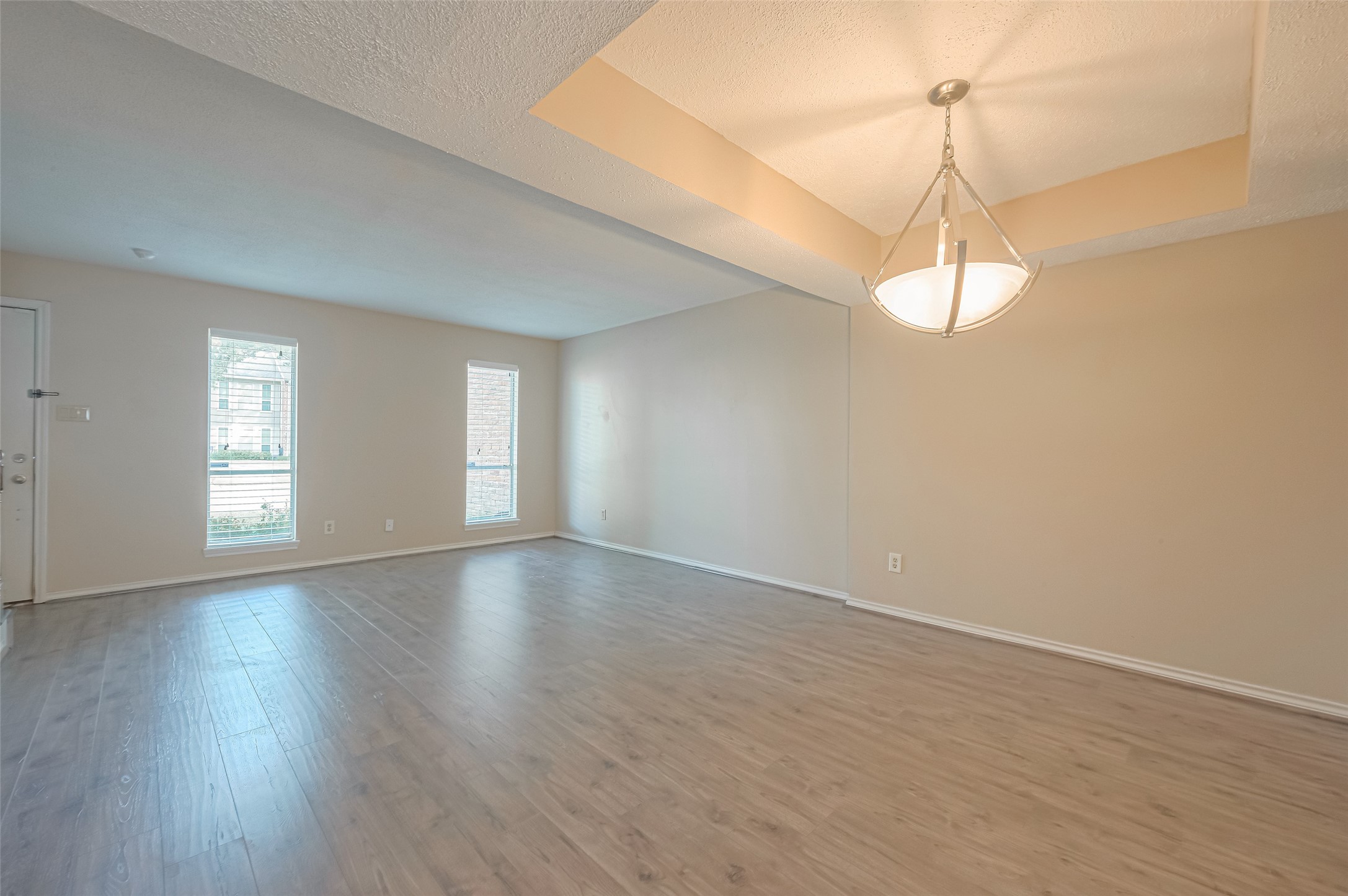 10217 Longmont Drive Property Photo 8