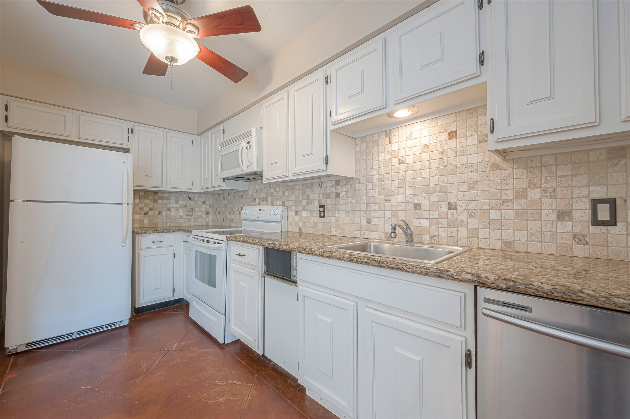 10217 Longmont Drive Property Photo 15