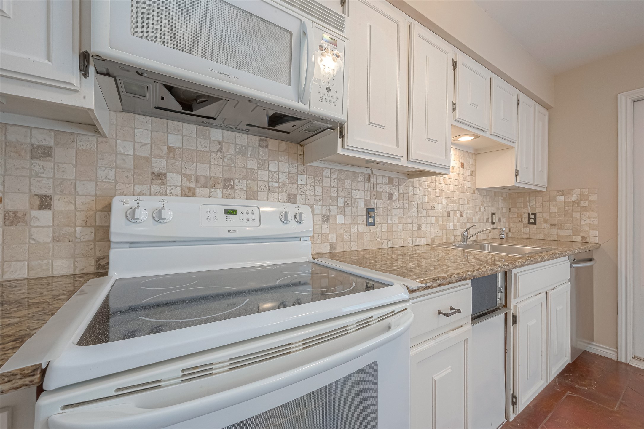 10217 Longmont Drive Property Photo 16