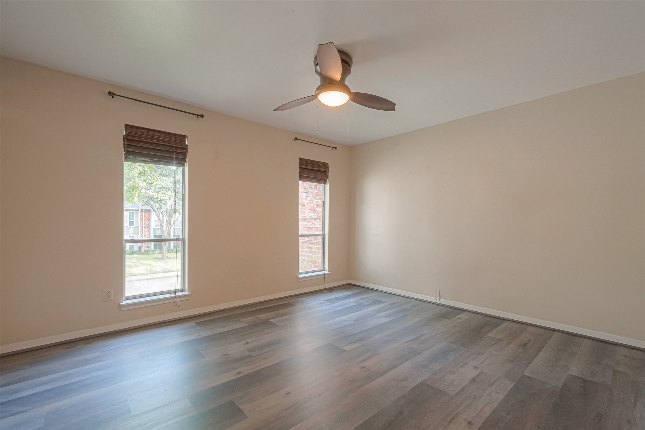 10217 Longmont Drive Property Photo 25