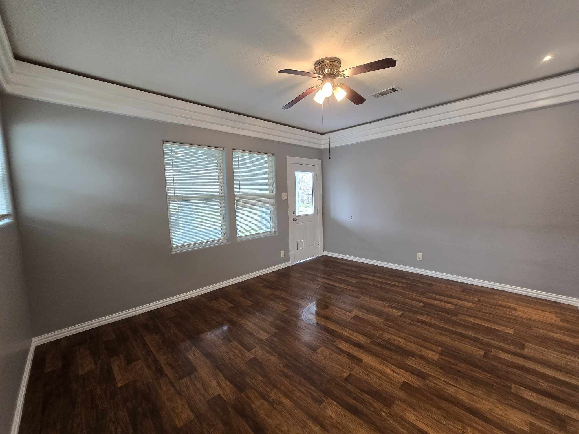 3125 Illinois Street Property Photo 6