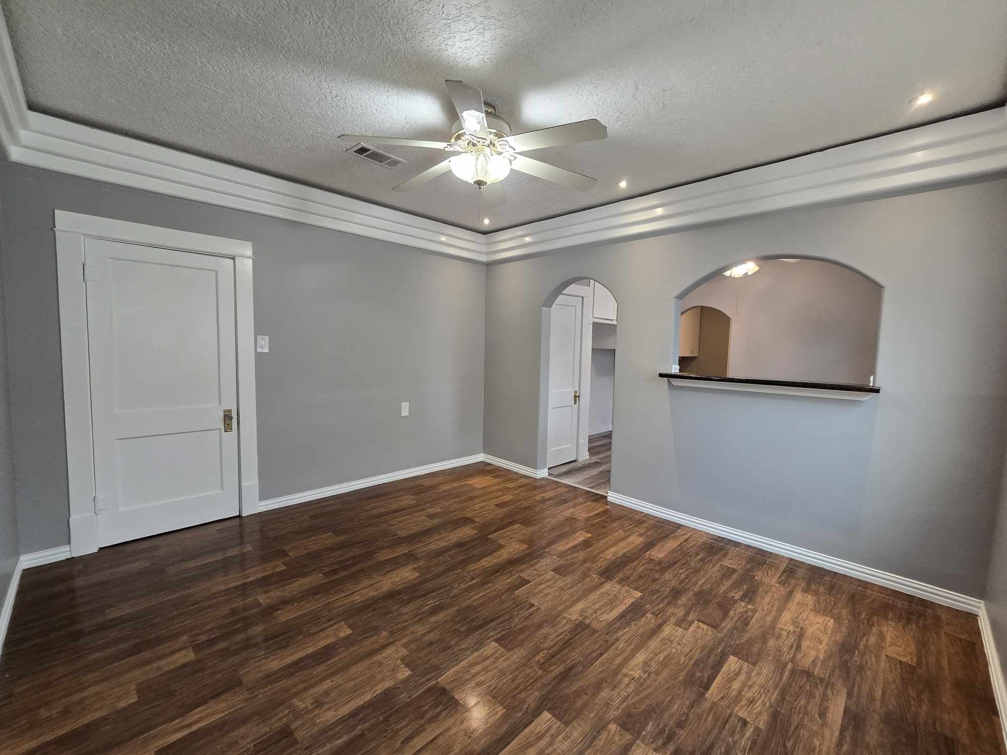 3125 Illinois Street Property Photo 8