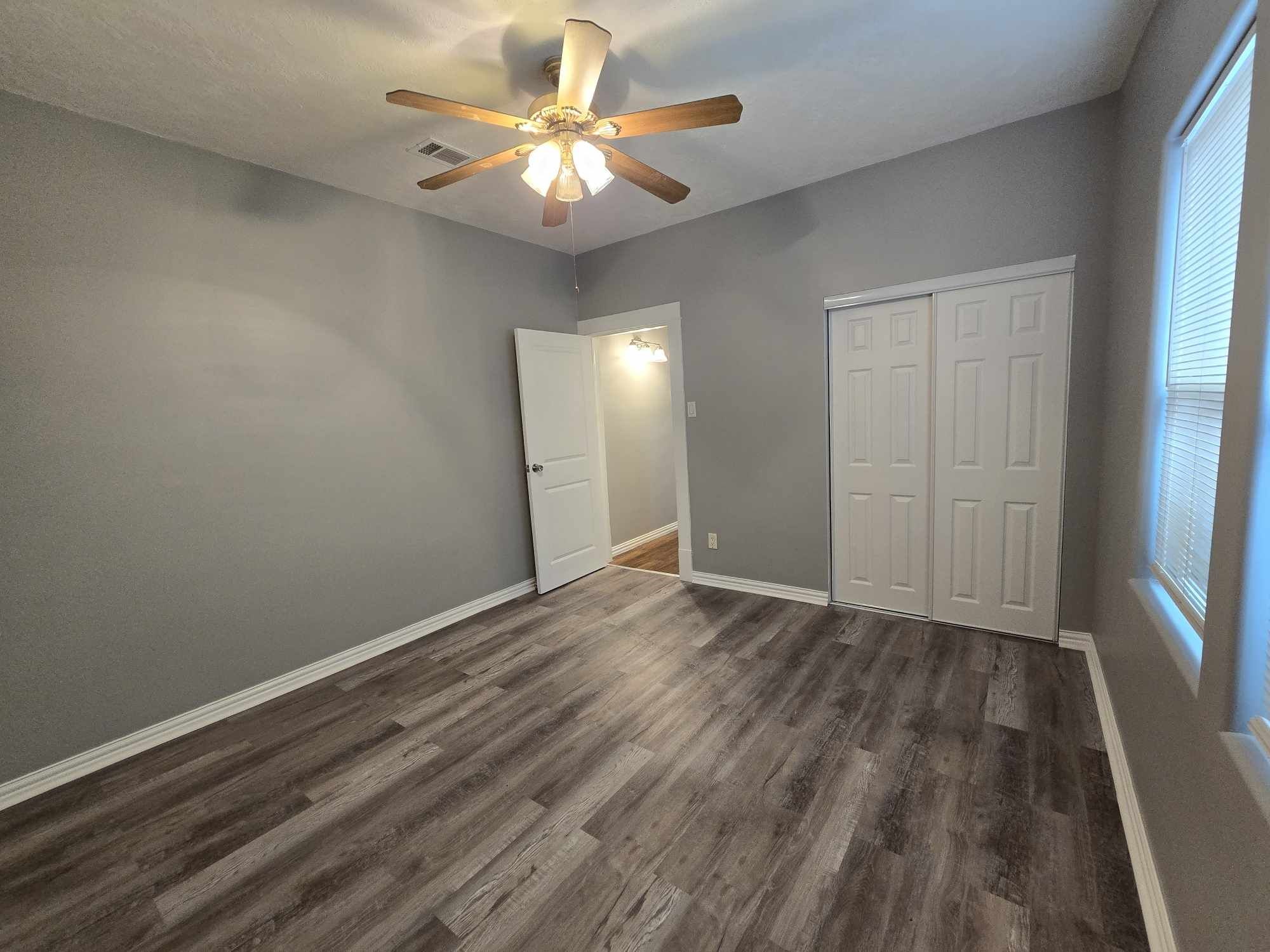 3125 Illinois Street Property Photo 14