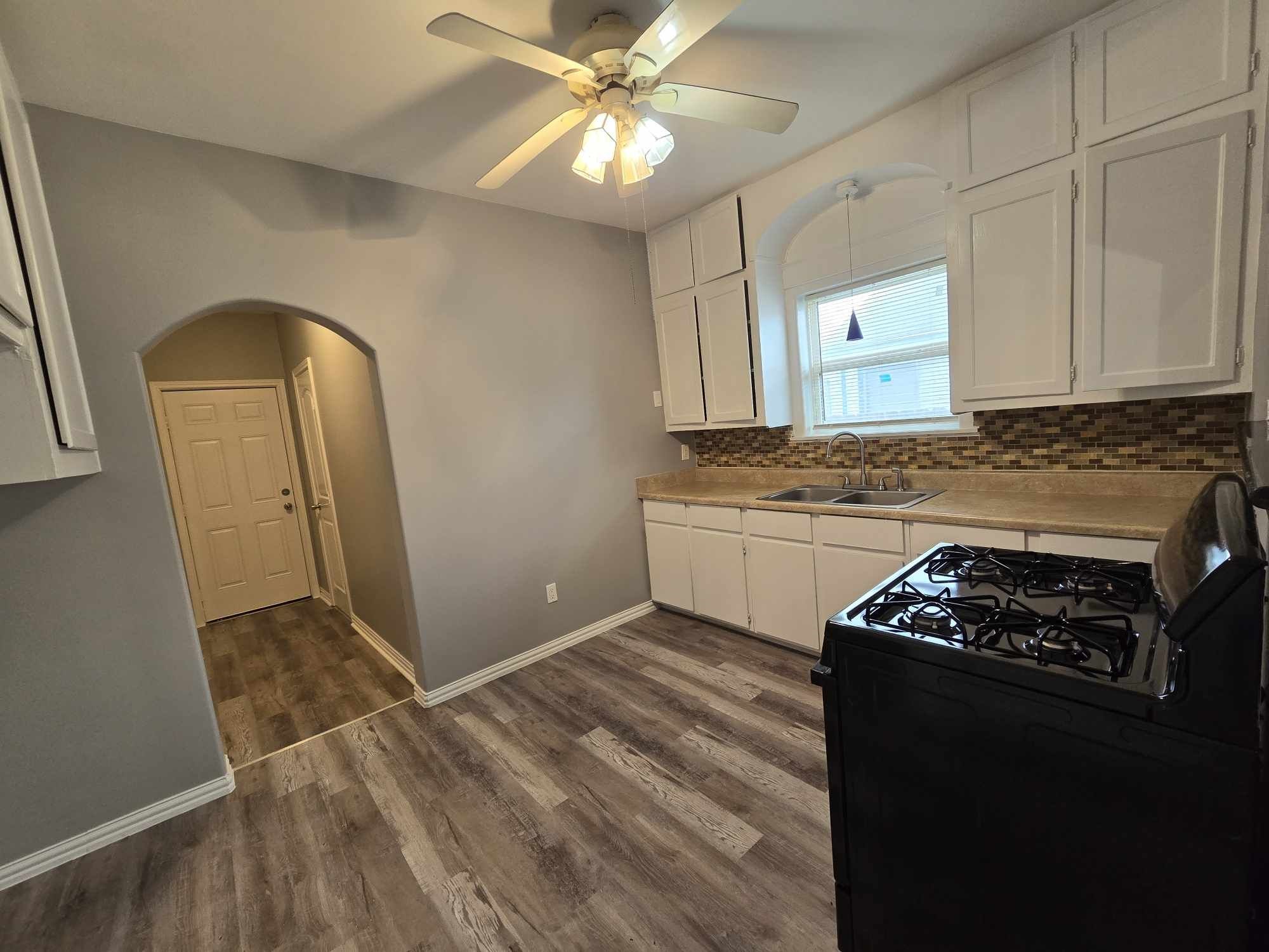 3125 Illinois Street Property Photo 19
