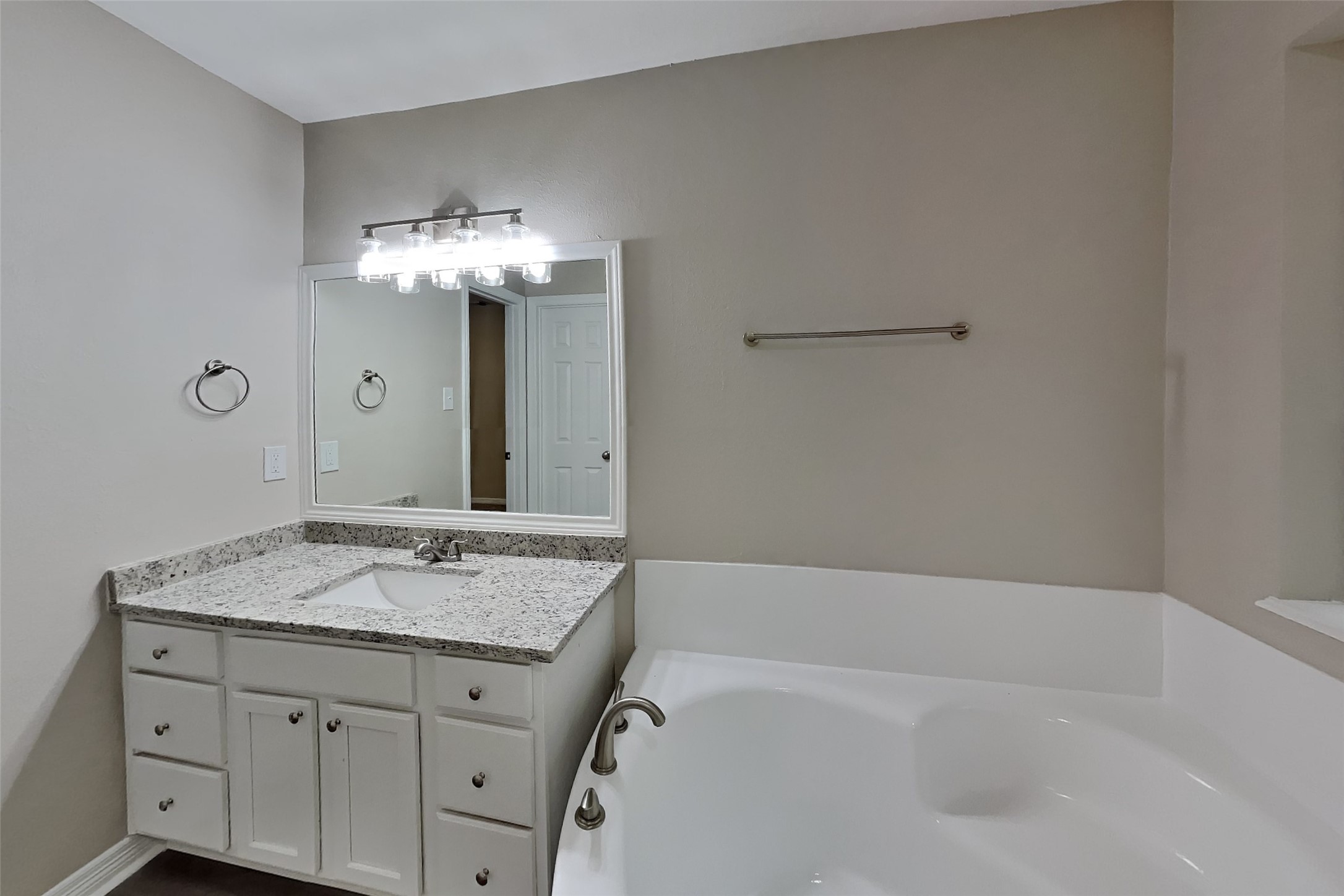 2457 Ripplewood Drive Property Photo 10