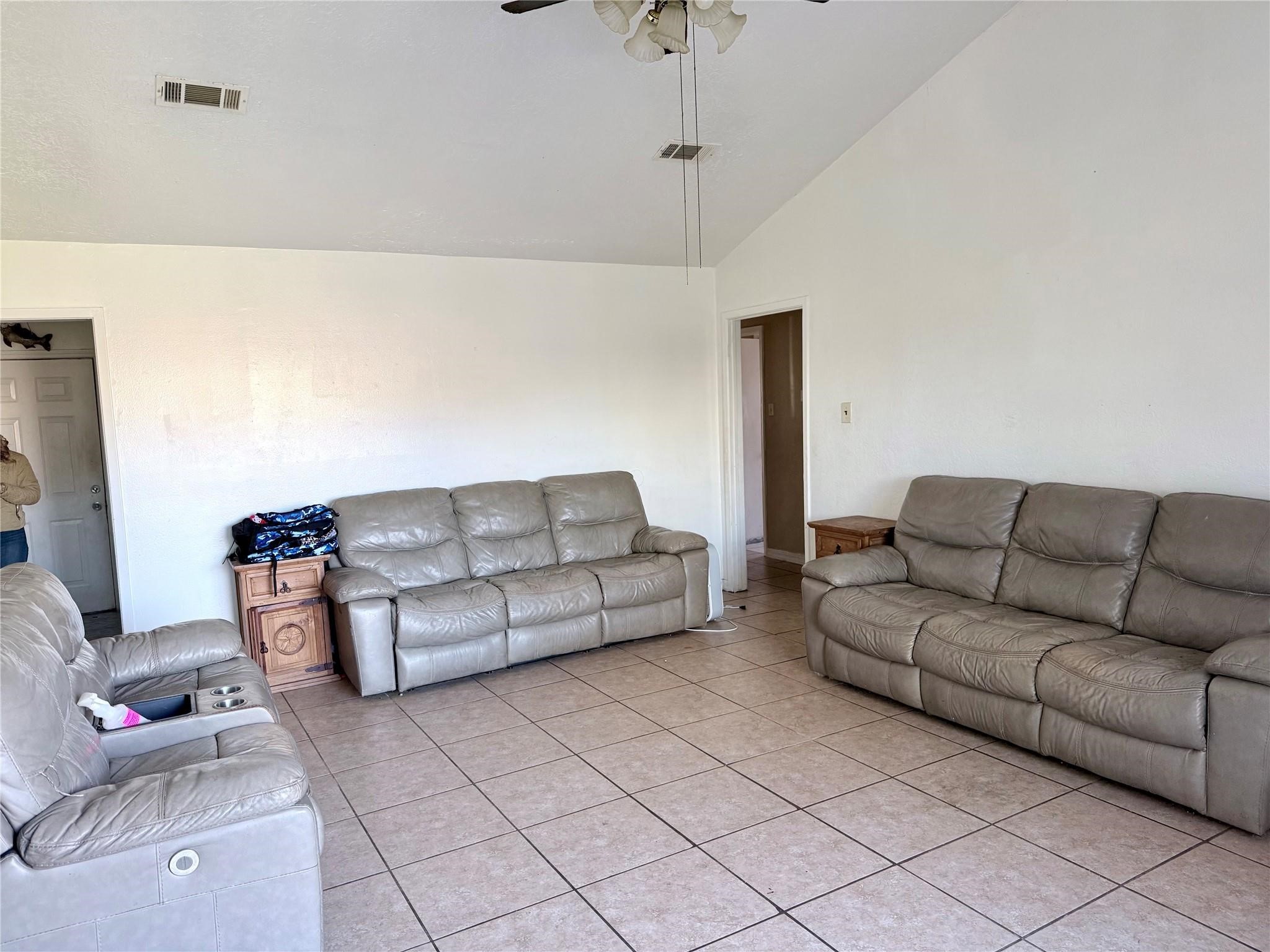 13114 Maxim Drive Property Photo 4