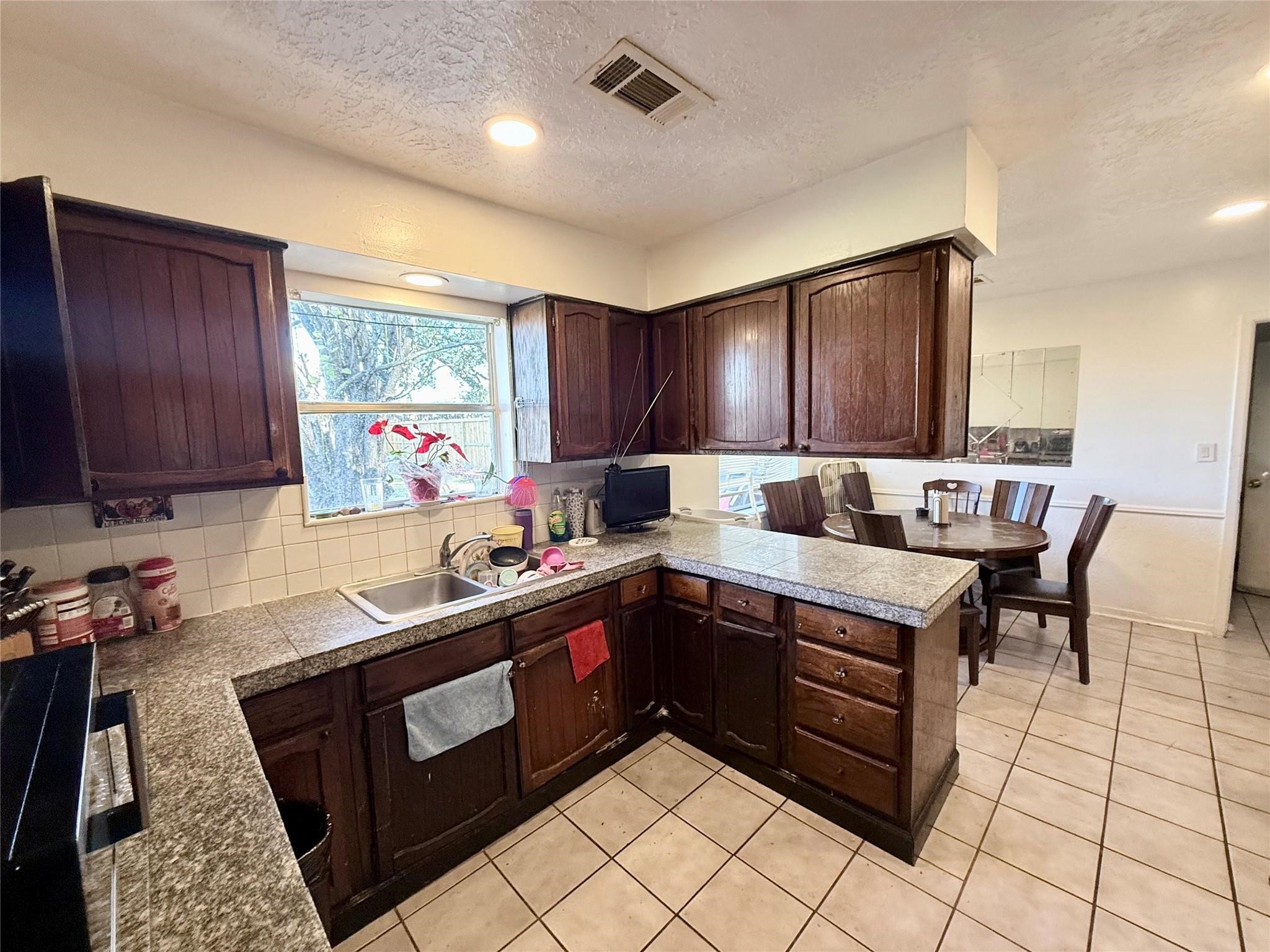 13114 Maxim Drive Property Photo 7