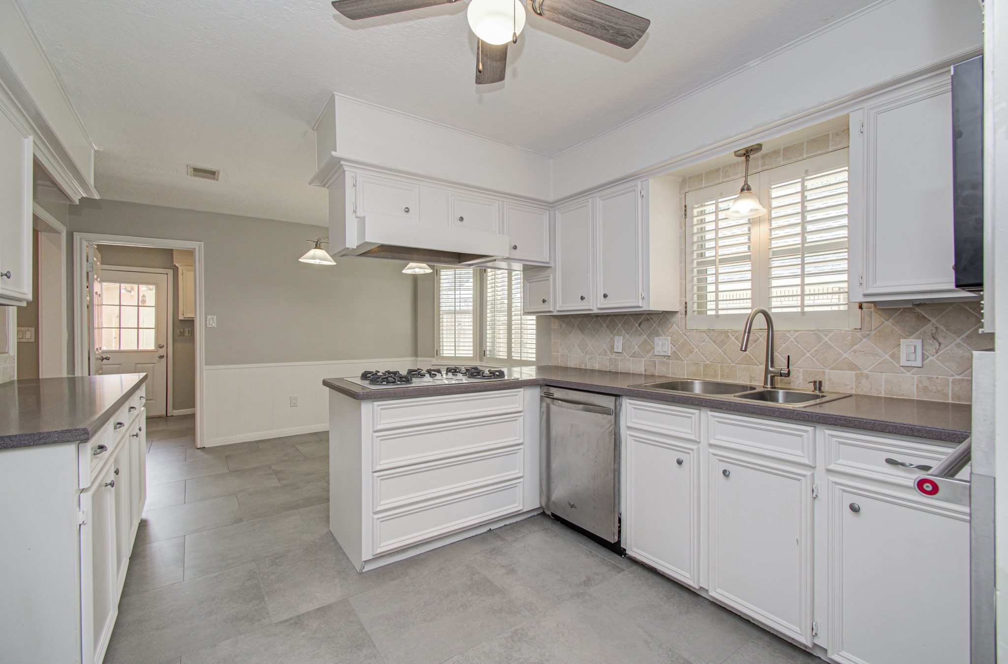 10715 Candlewood Drive Property Photo 13