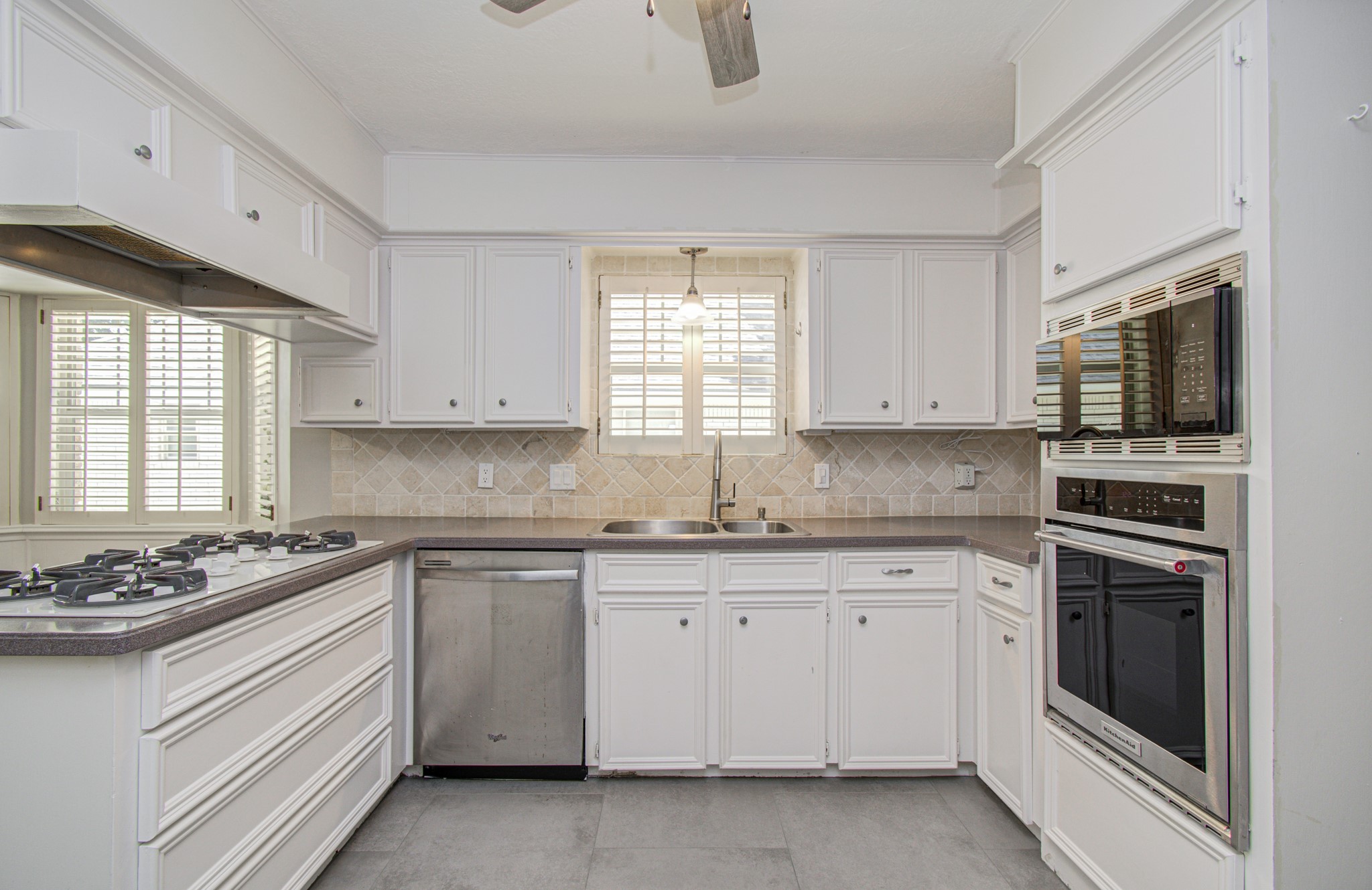 10715 Candlewood Drive Property Photo 15