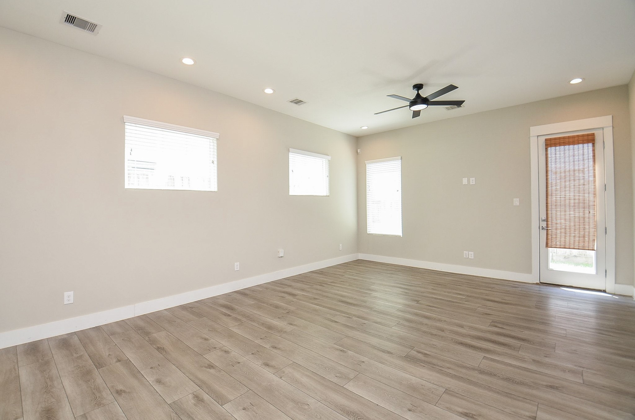 1223 W Tidwell Road Property Photo 11