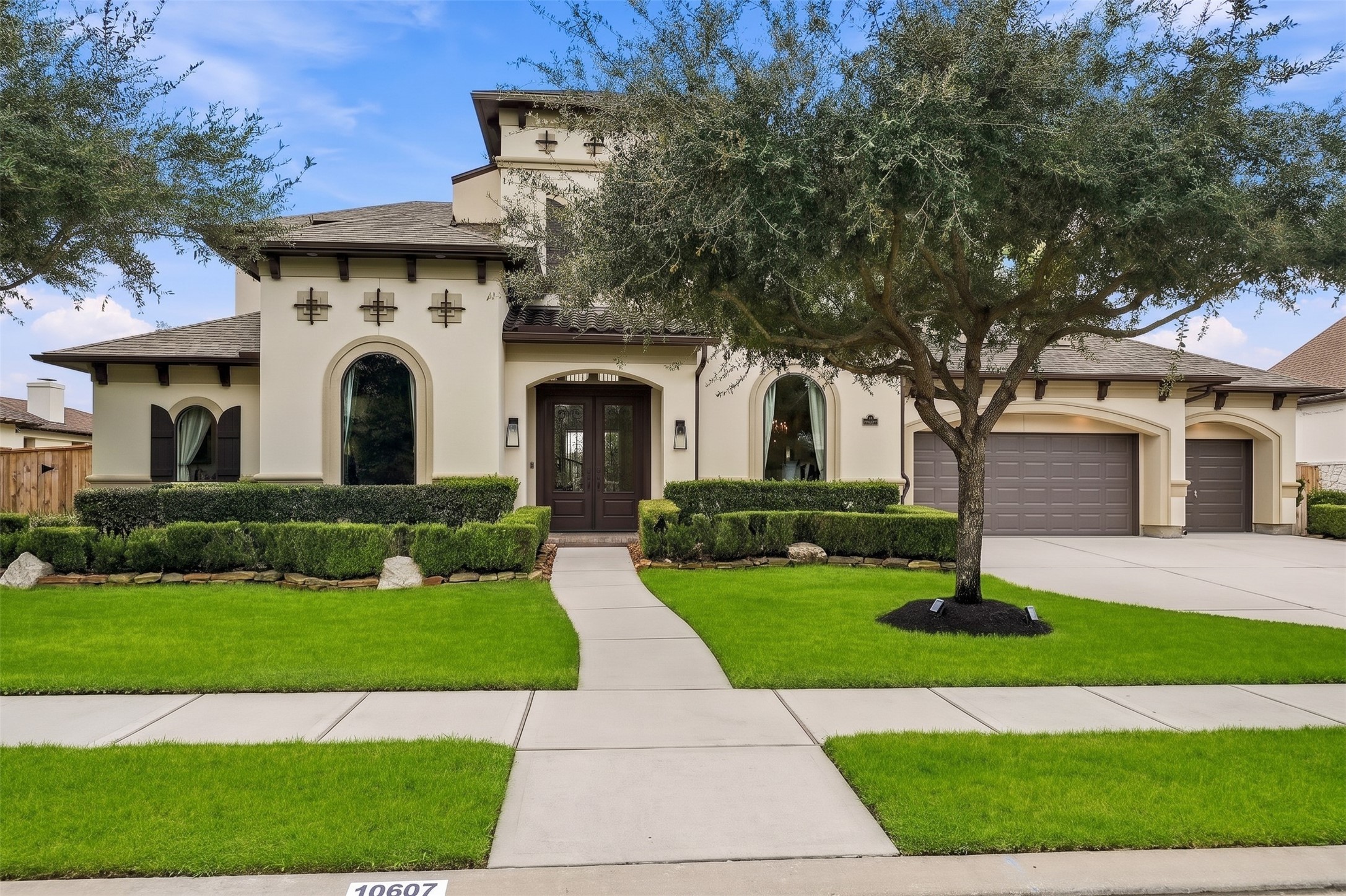 10607 Pebblecreek Crossing Property Photo 2