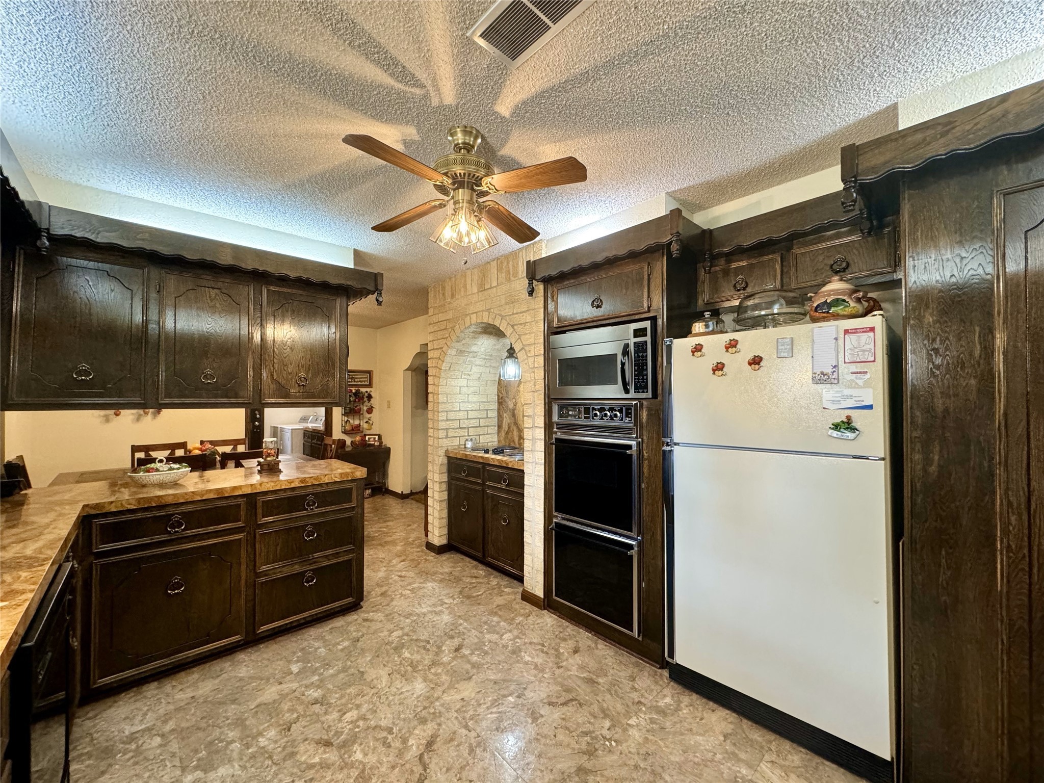 11588 Midway Road Property Photo 9