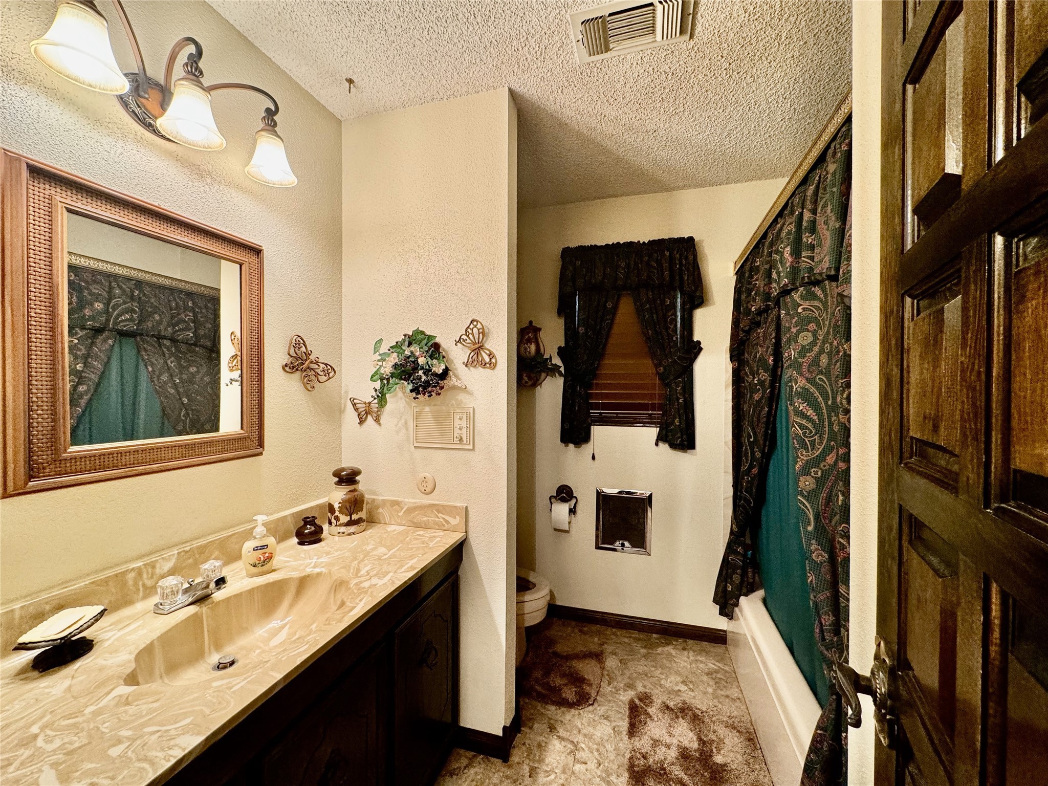 11588 Midway Road Property Photo 11