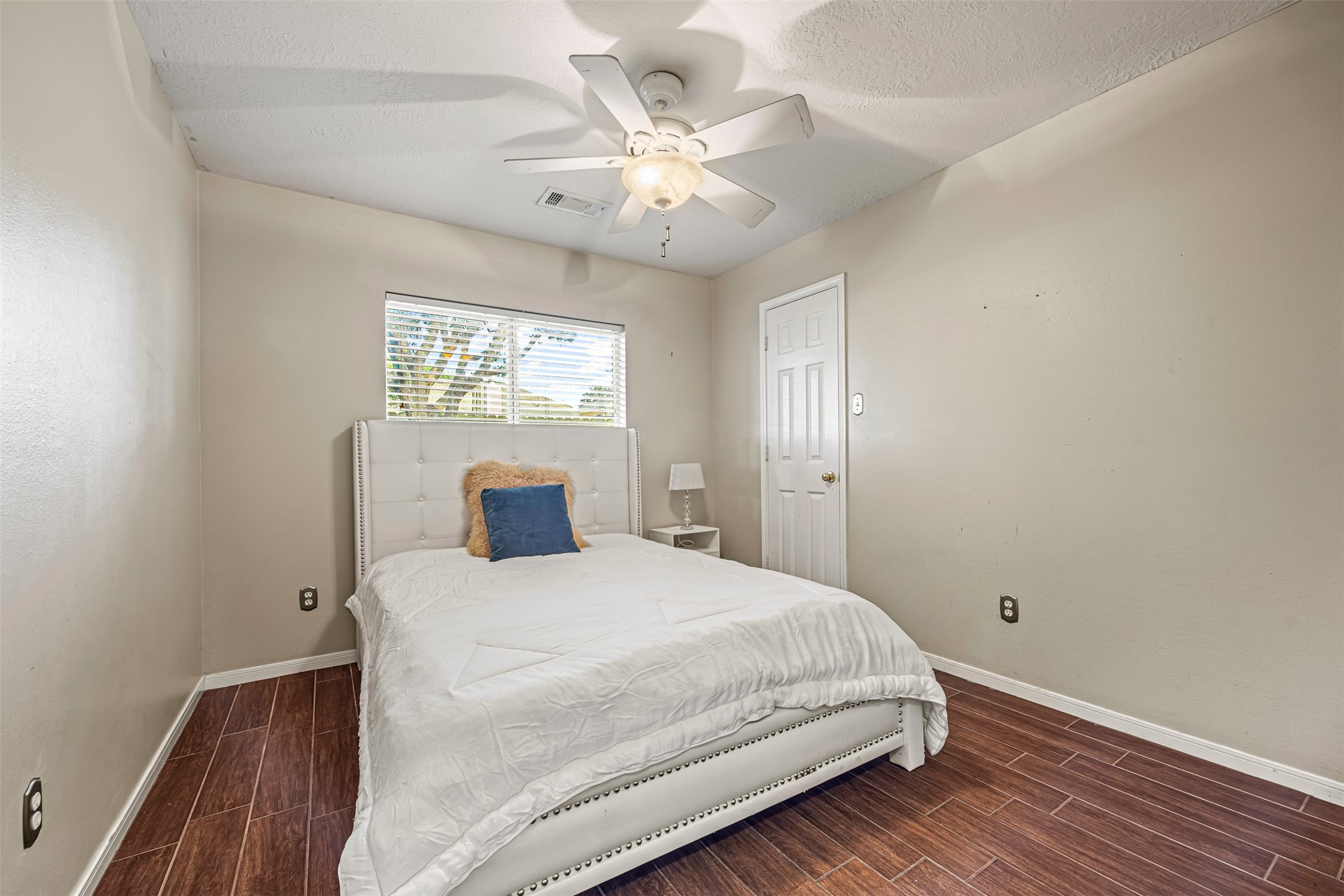 17402 Aspen Ridge Ct Property Photo 13